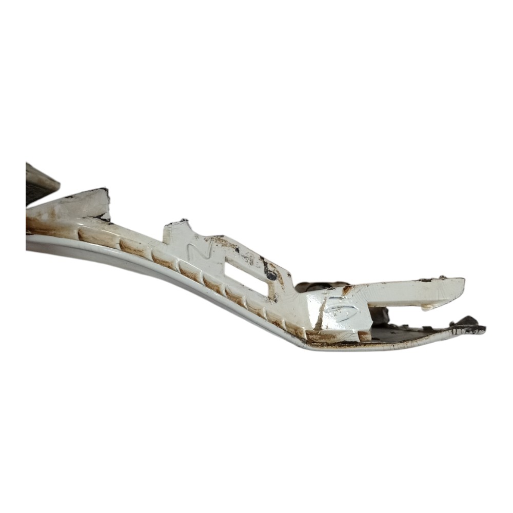 Moldura Grade Milha Esquerda Gm S10 2021 A 2024 Com Detalhe Branco Esquerdo 8
