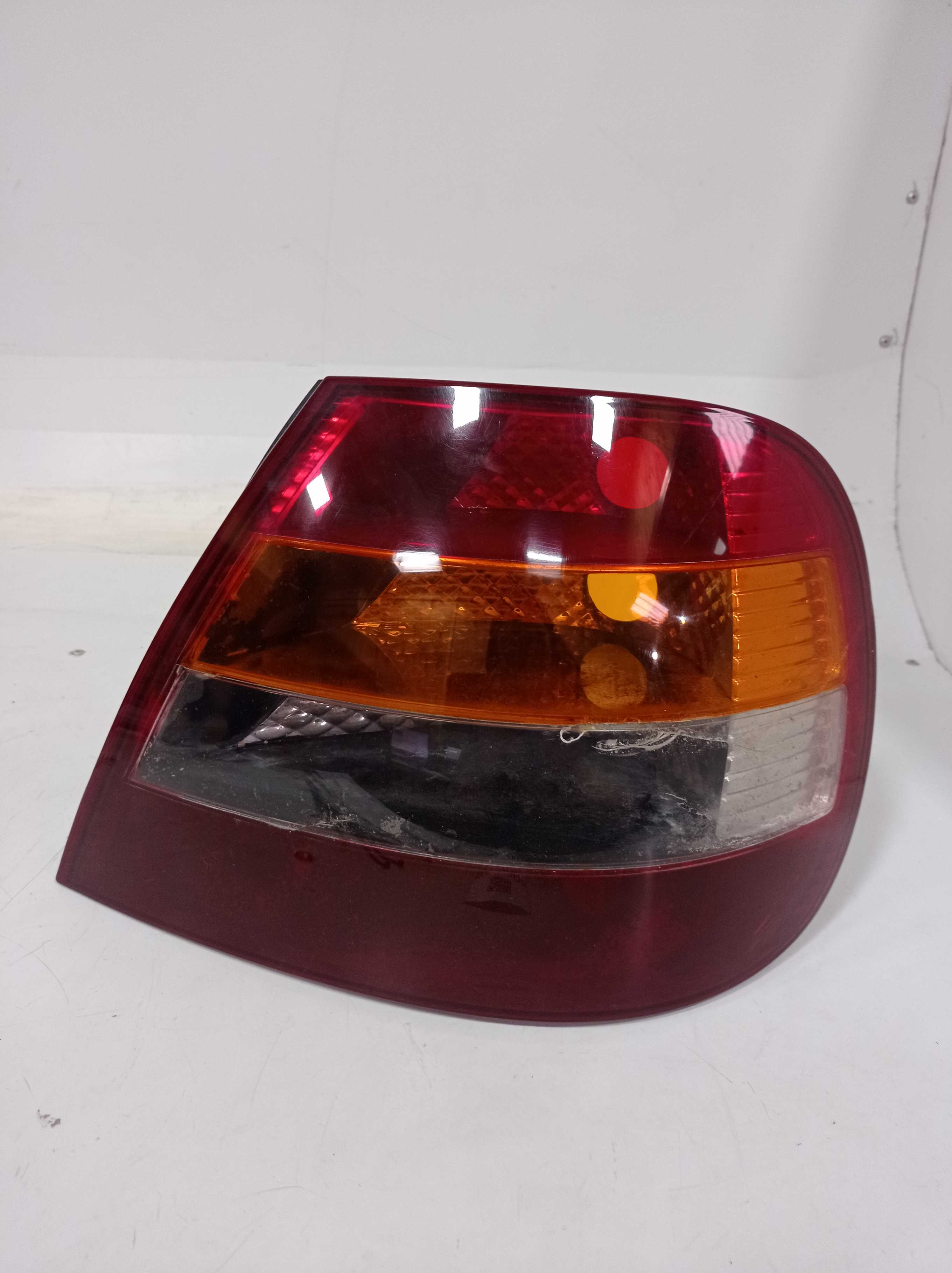 LANTERNA TRASEIRA DIREITA FIAT SIENA 2001 RECUPERADA 1