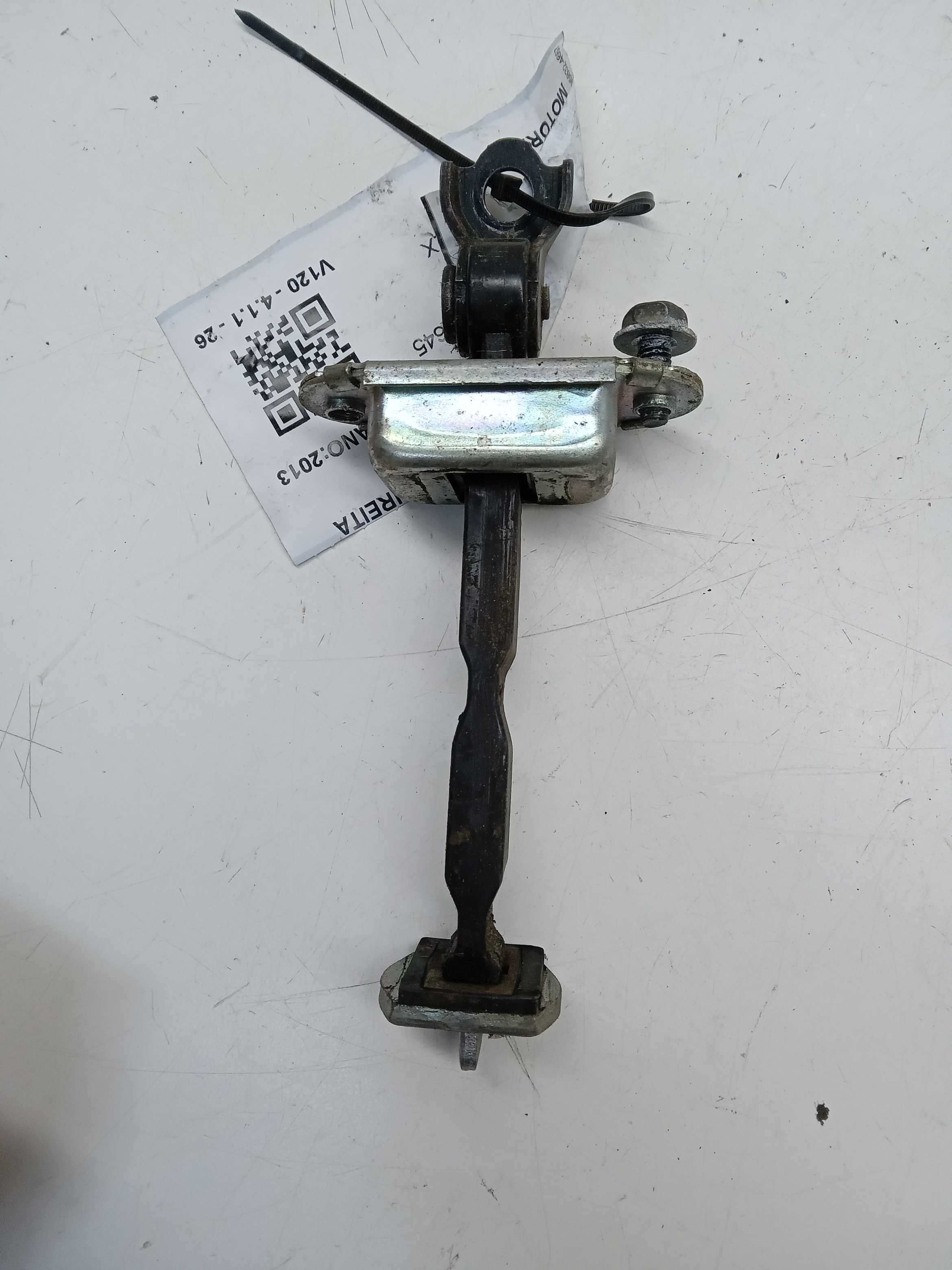 LIMITADOR PORTA DIANTEIRA DIREITA NISSAN SENTRA 2013