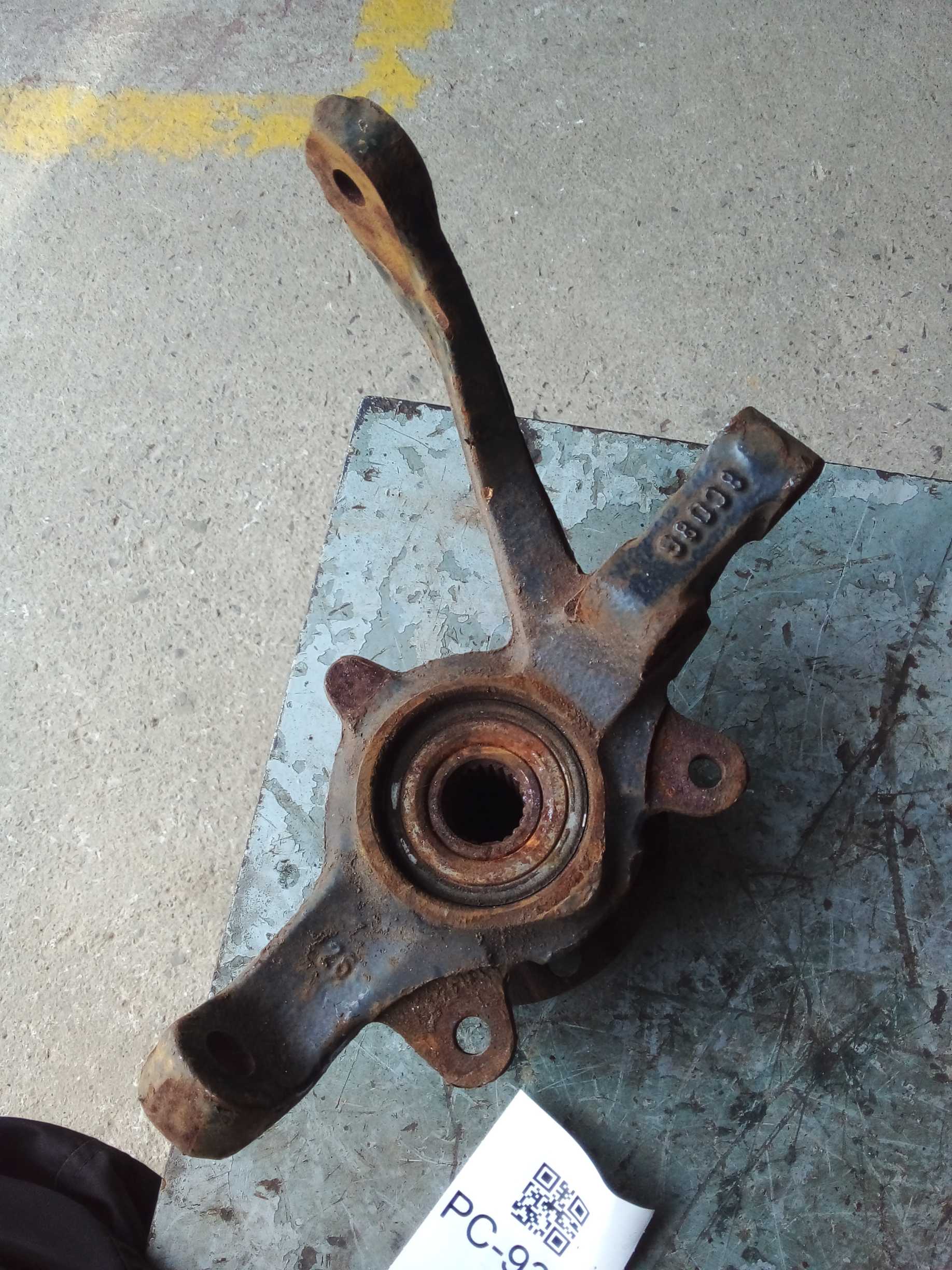 CUBO MONTANTE DIANTEIRO ESQUERDO FIAT UNO