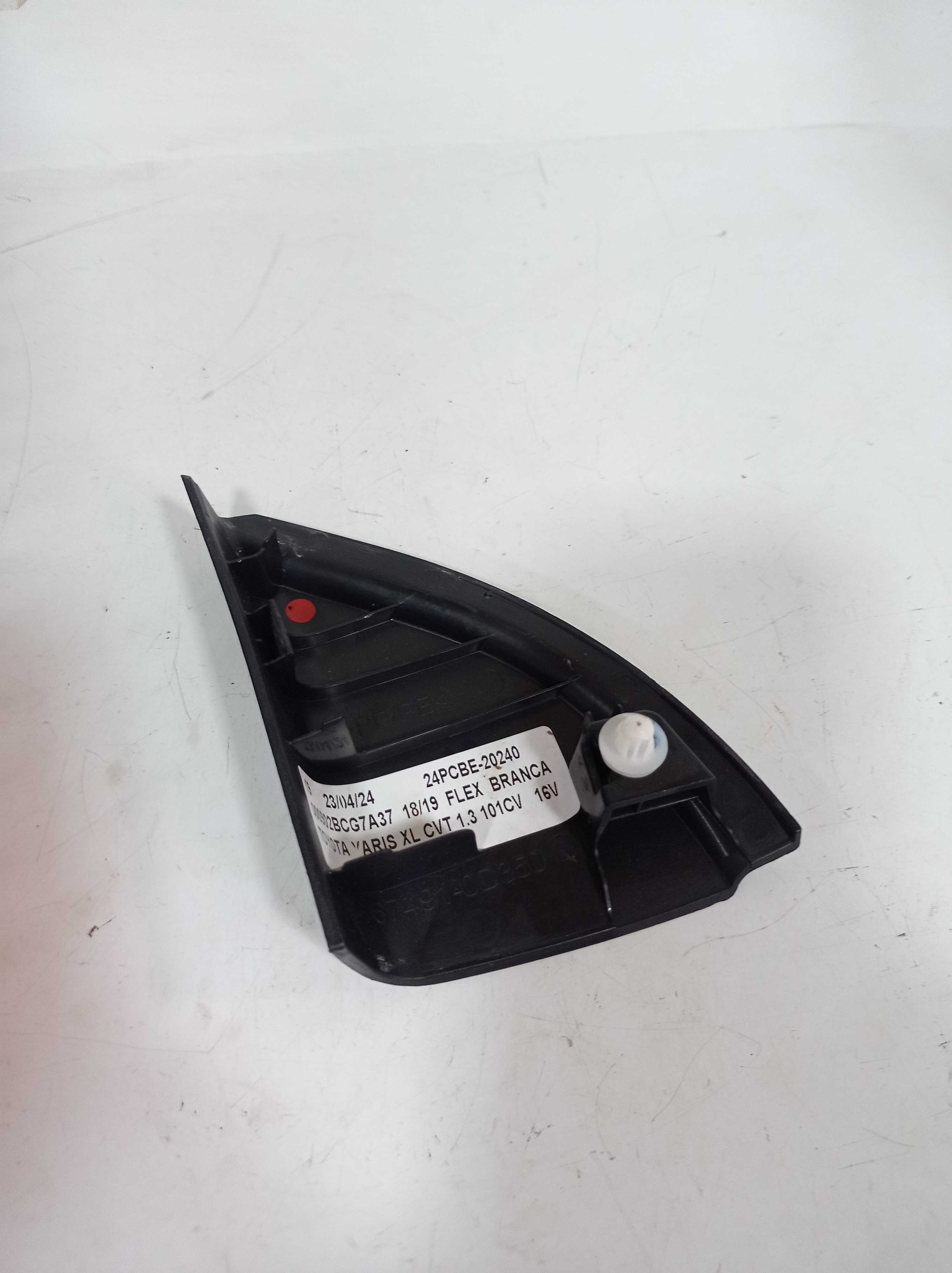 MOLDURA INTERNA RETROVISOR DIREITO TOYOTA YARIS 2019 2