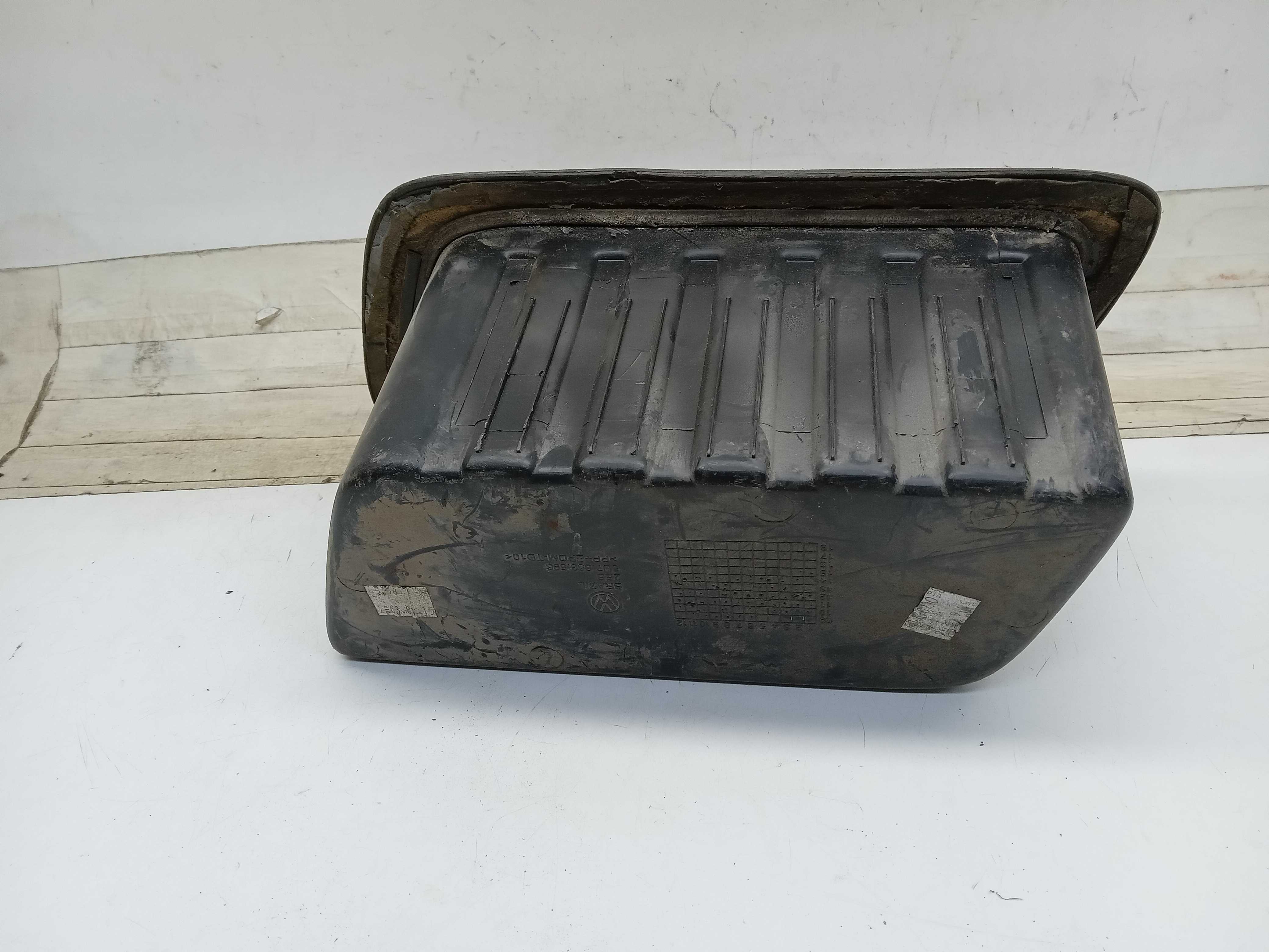 Moldura pisante lateral caçamba vw saveiro g5 2
