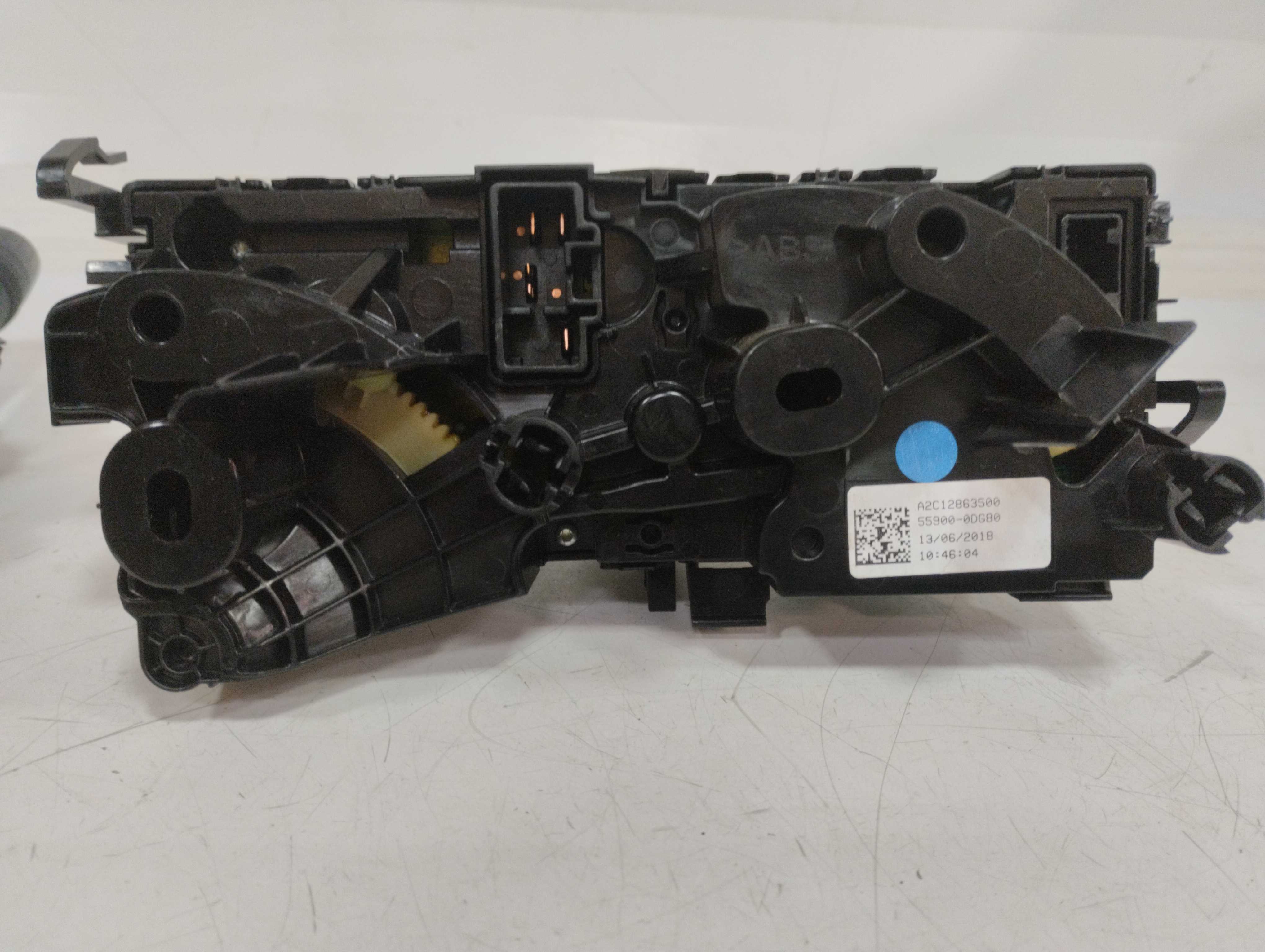 Comando ar condicionado painel Toyota Yaris 2018 2019 2