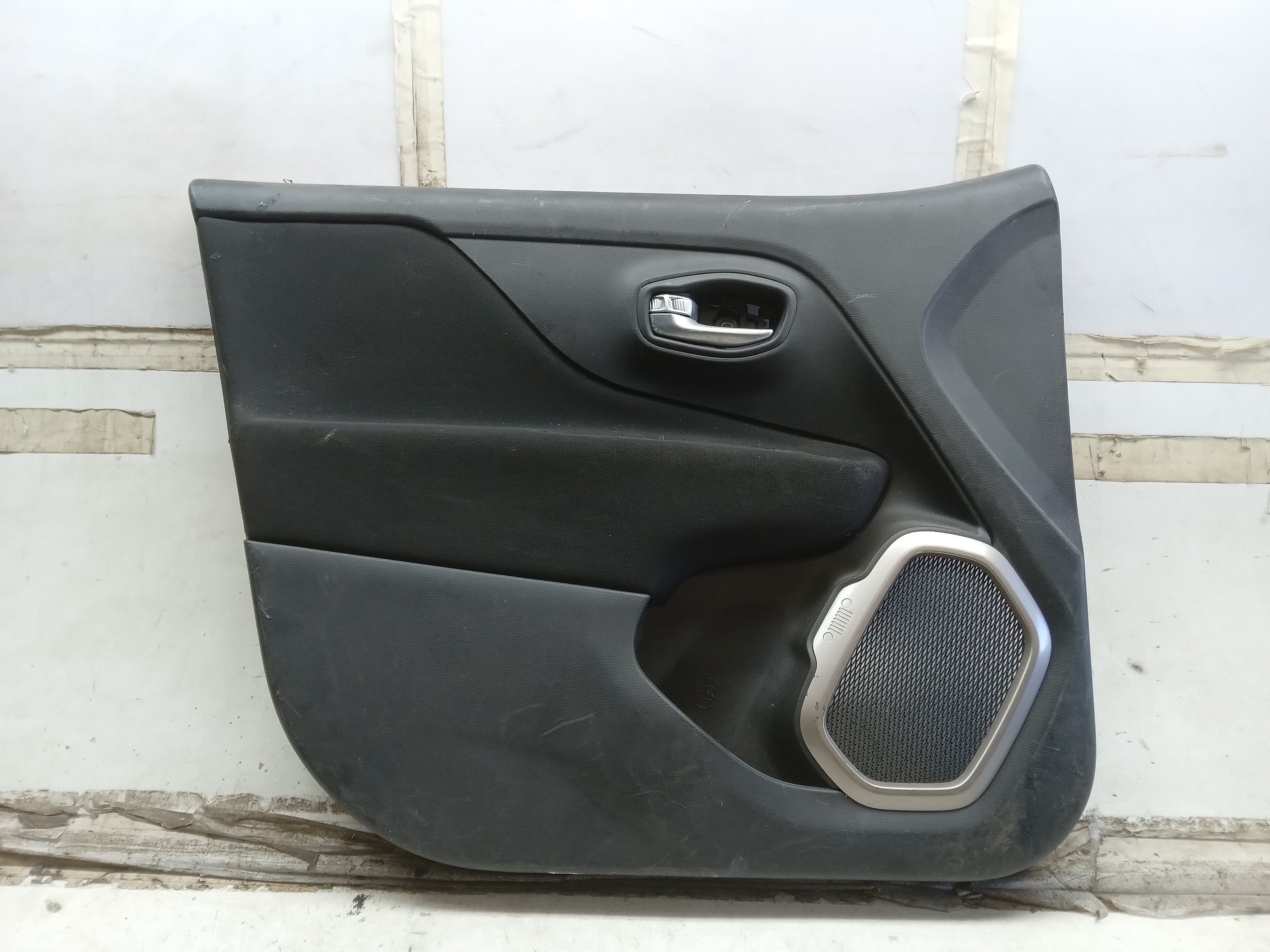 FORRO PORTA DIANTEIRO LE JEEP RENEGADE 2016 1
