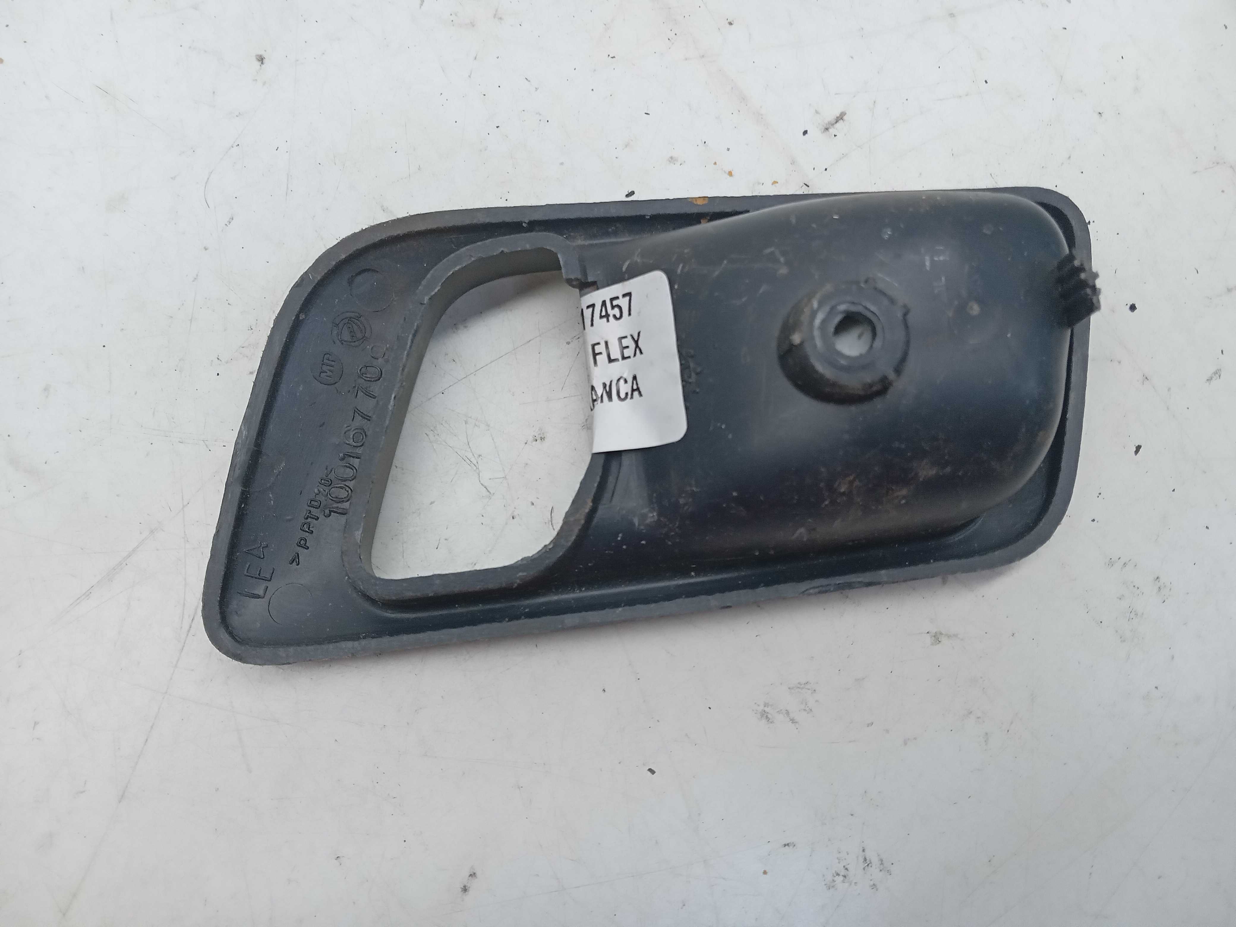MOLDURA ACABAMENTO MAÇANETA INTERNA DIANT LD FIAT PALIO 2007 2