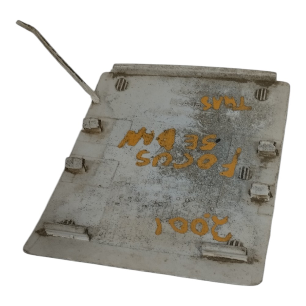 Tampa Engate Parachoque Traseiro Ford Focus Sedan 1999 2001 3