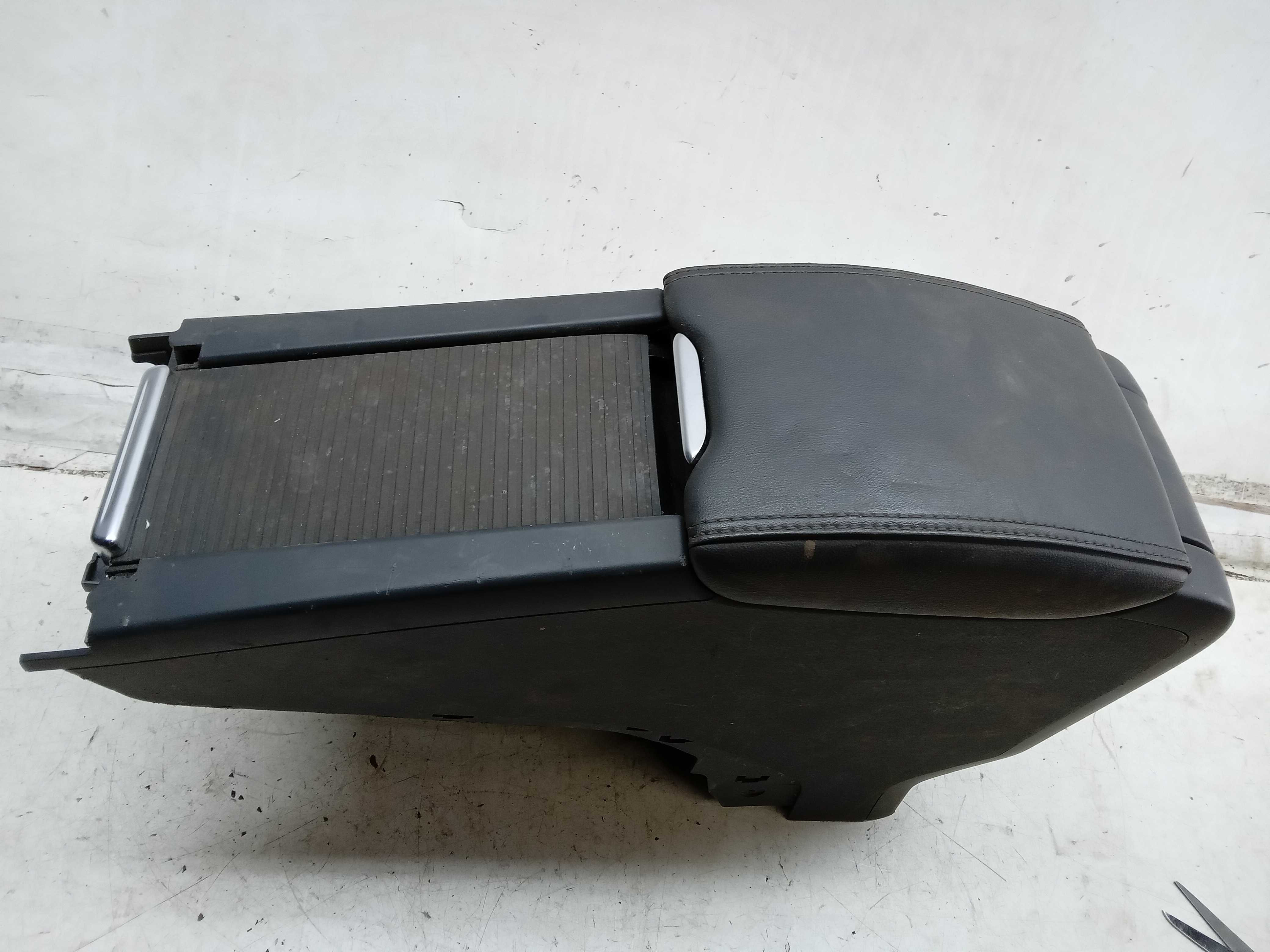 CONSOLE CENTRAL APOIO BRAÇO VOLVO XC60 2014 1