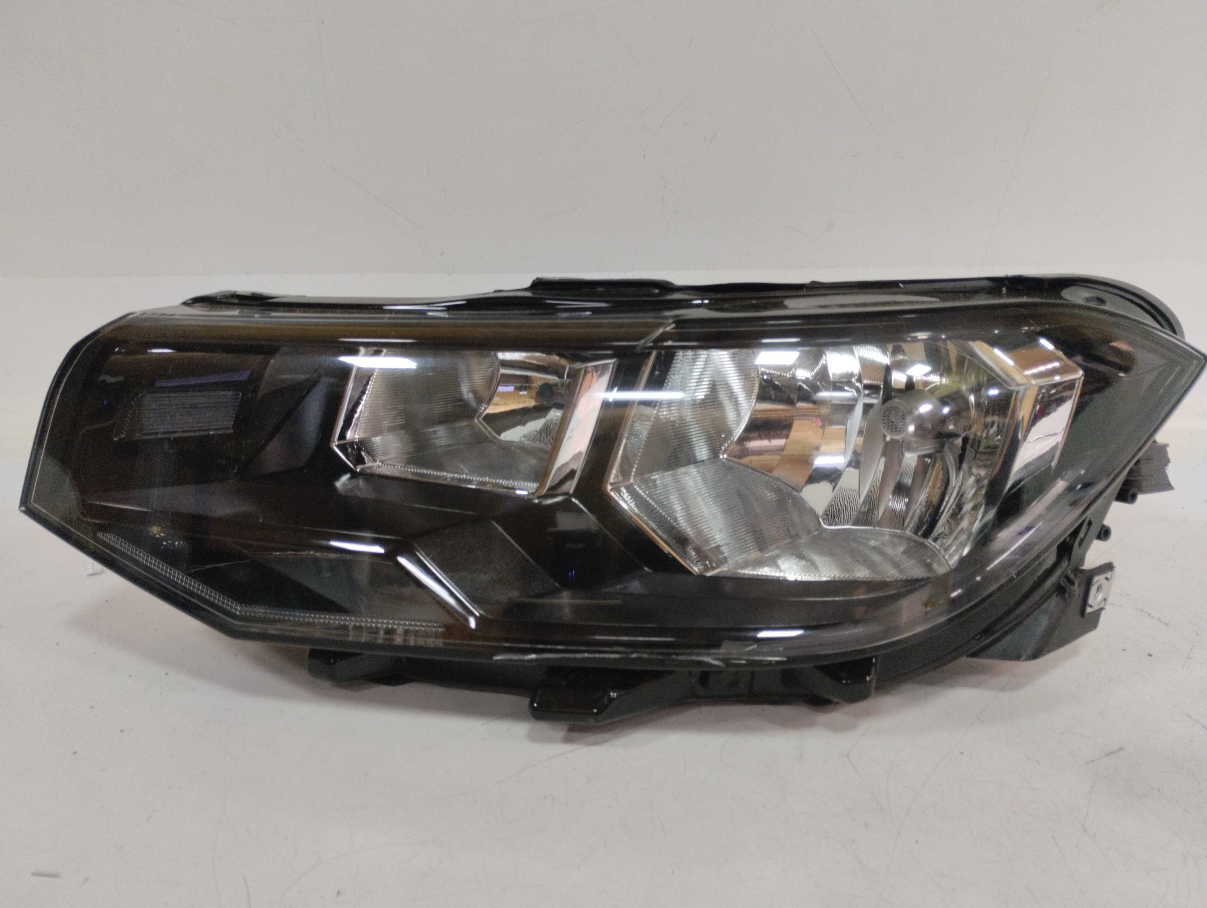 Farol dianteiro esquerdo vwt Cross 2019 a 2020 p/ recuperar