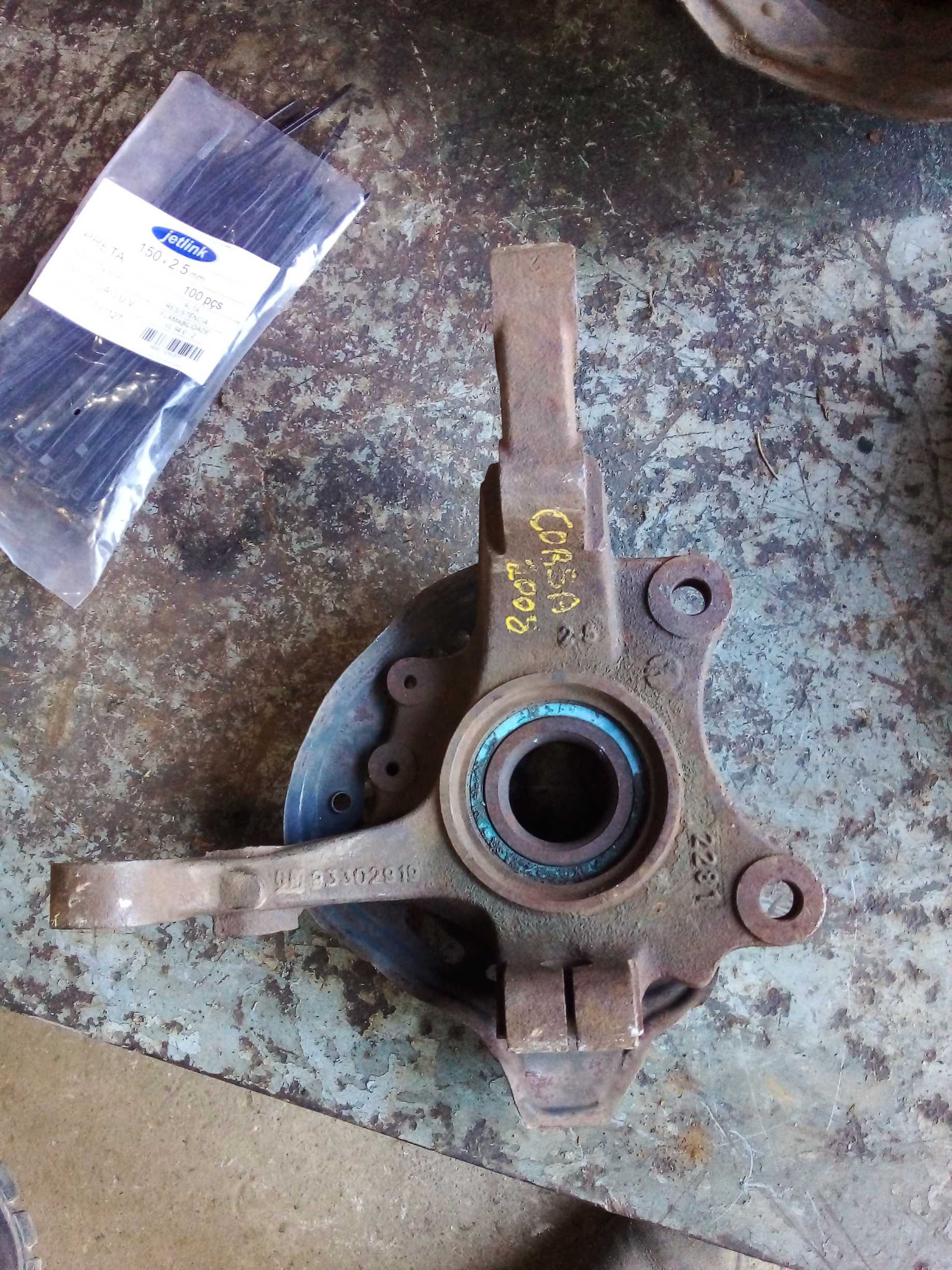 CUBO MONTANTE DIANTEIRO ESQUERDO GM CORSA 2008 1