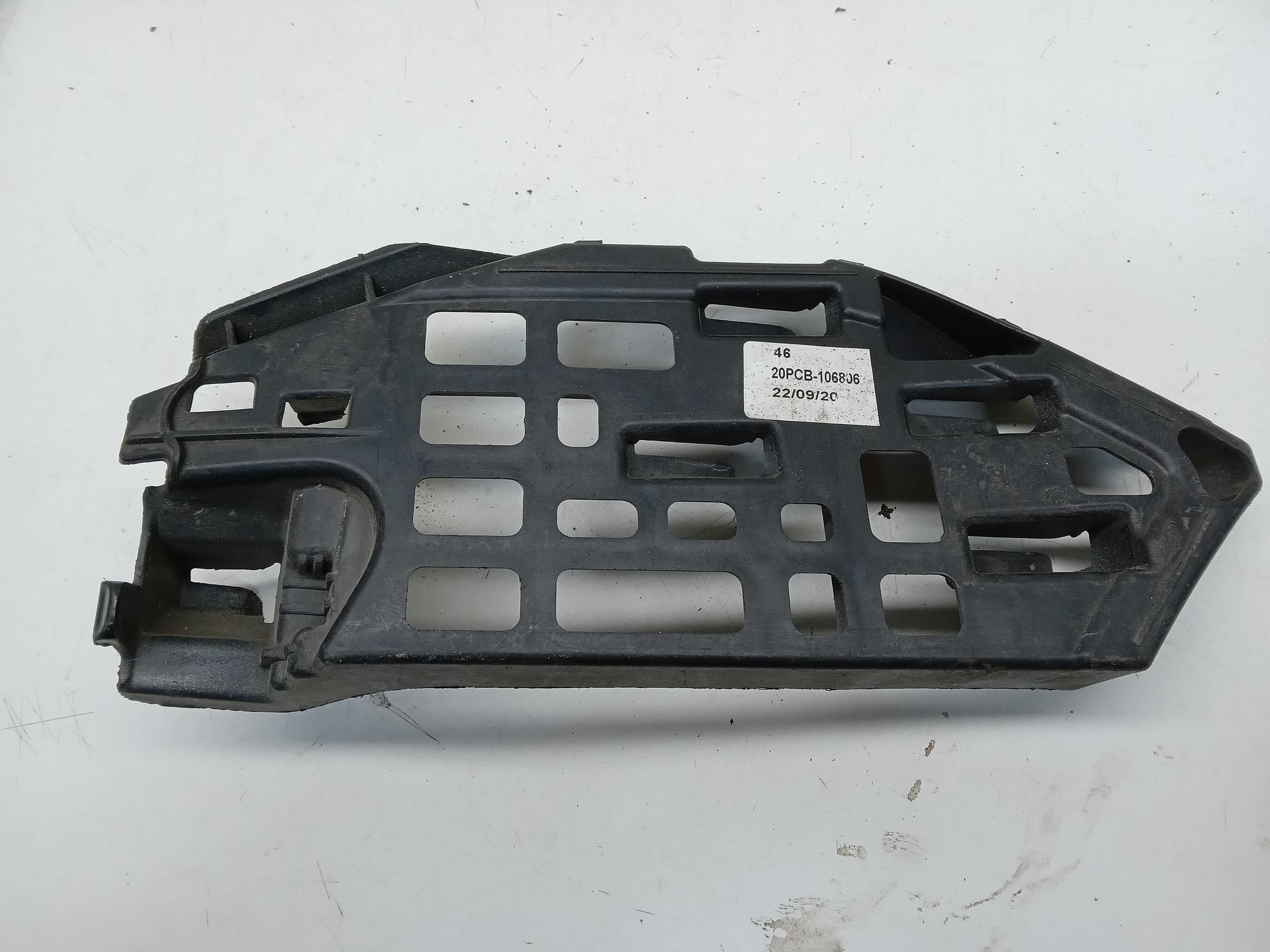 GUIA PARACHOQUE DIANTEIRO LE VW POLO 2