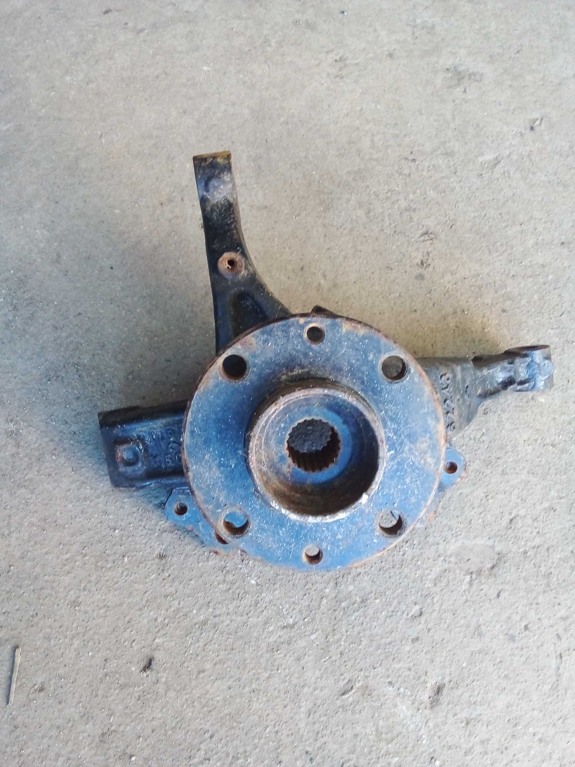 CUBO MONTANTE DIANTEIRO DIREITO FIAT LINEA 2010 1