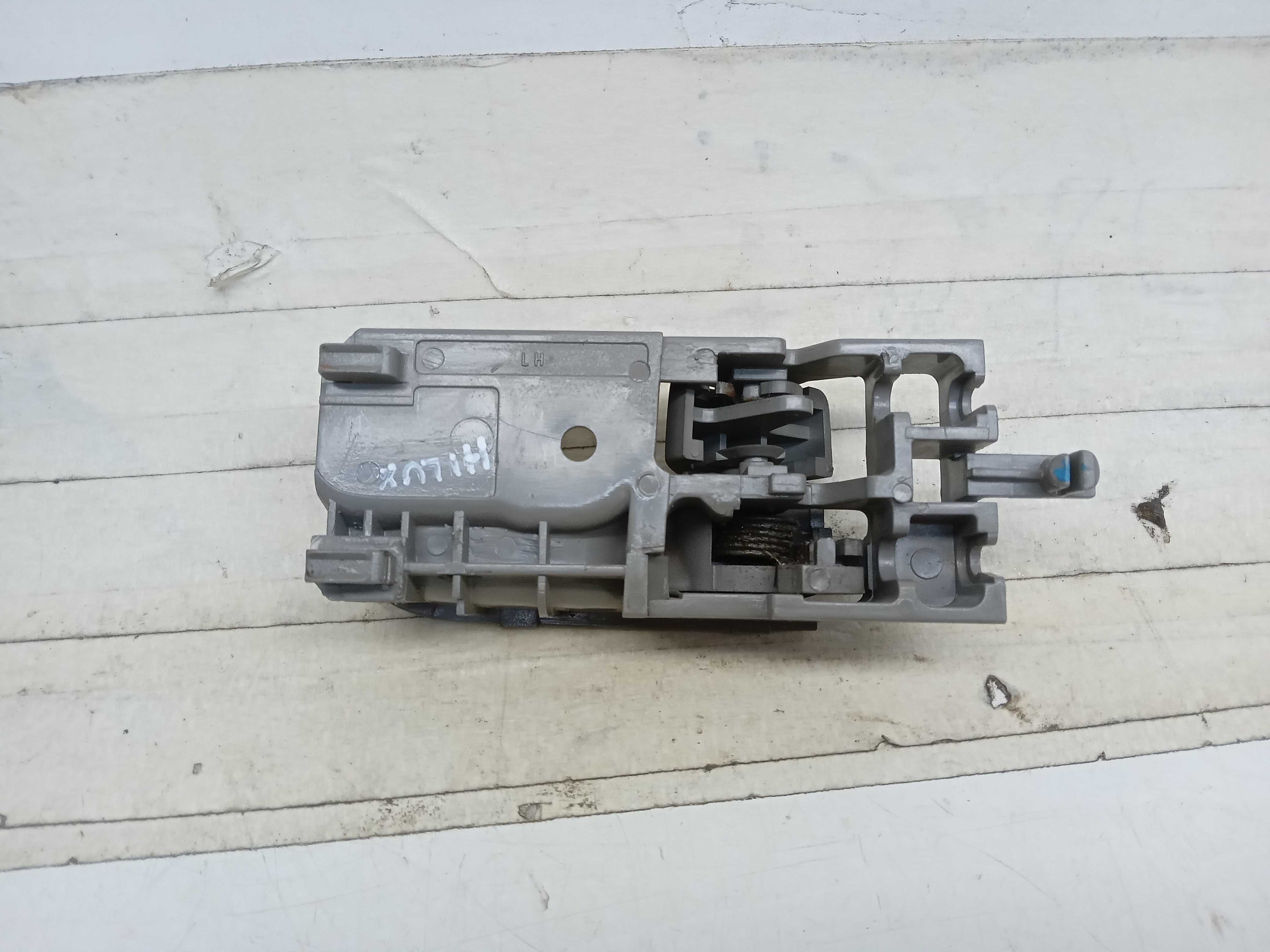 MAÇANETA INTERNA PORTA DIANTEIRA LE HILUX 2005 2