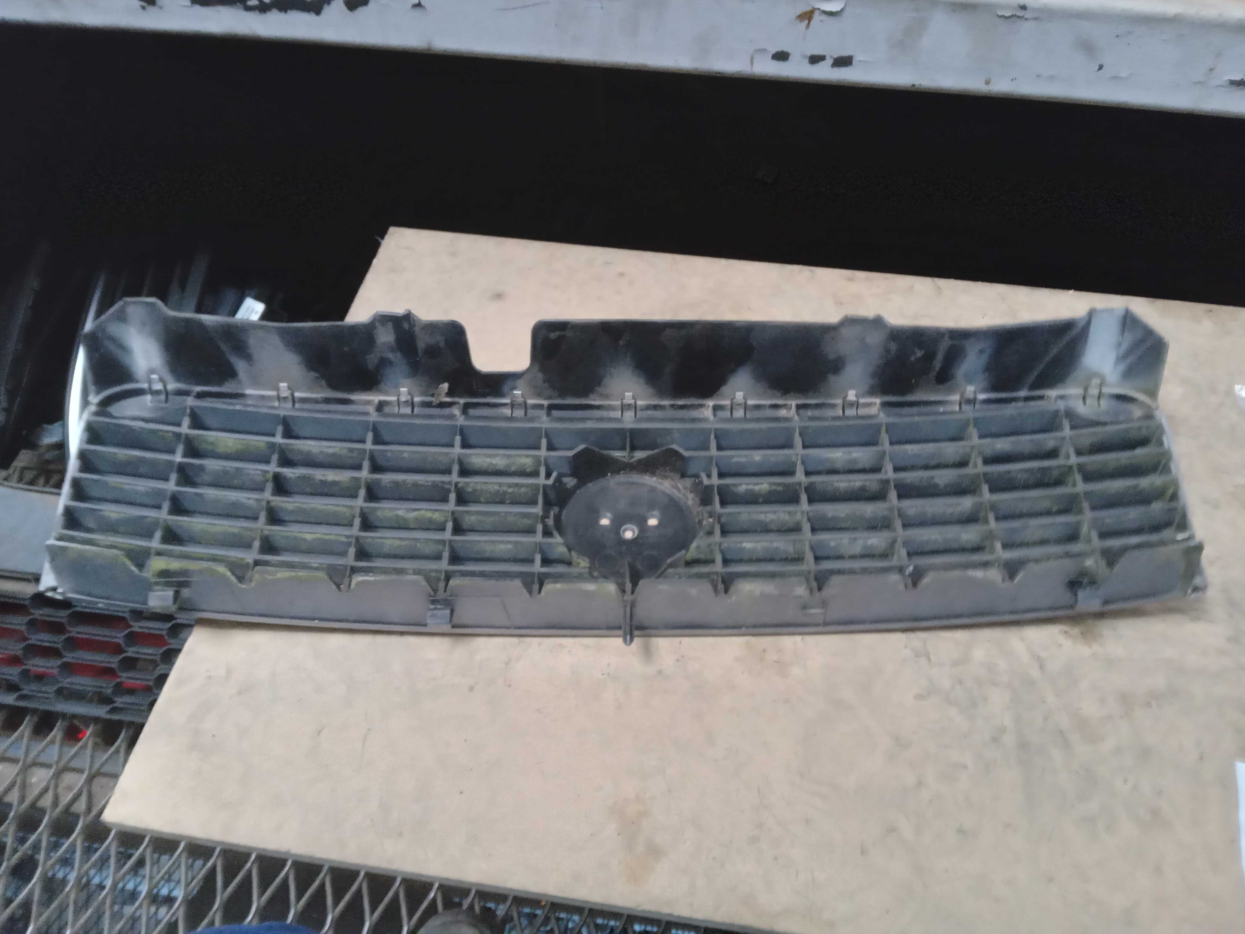 GRADE FRONTAL FIAT LINEA 2010 2