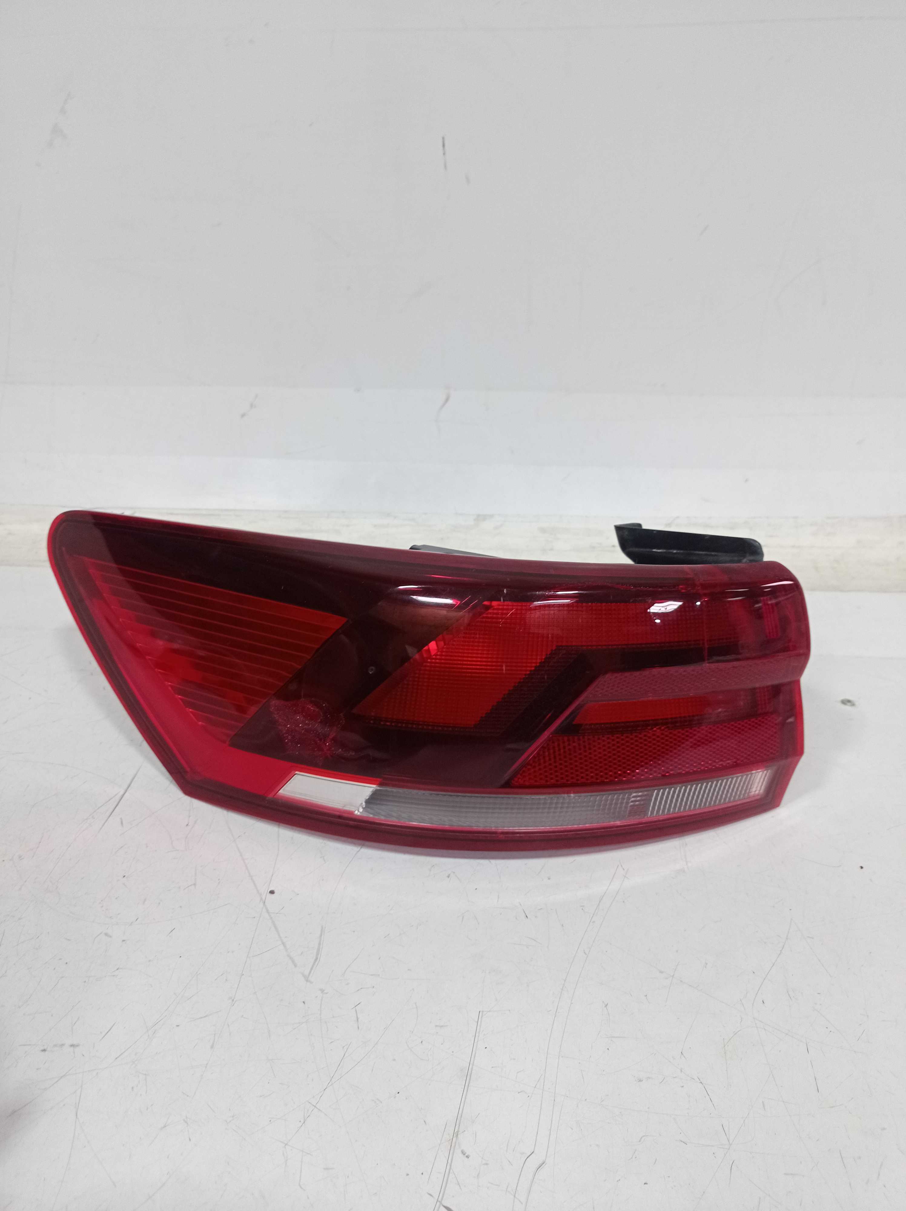 6EC945095 LANTERNA TRAS ESQUERDA VW POLO VIRTUS 2018 RECU