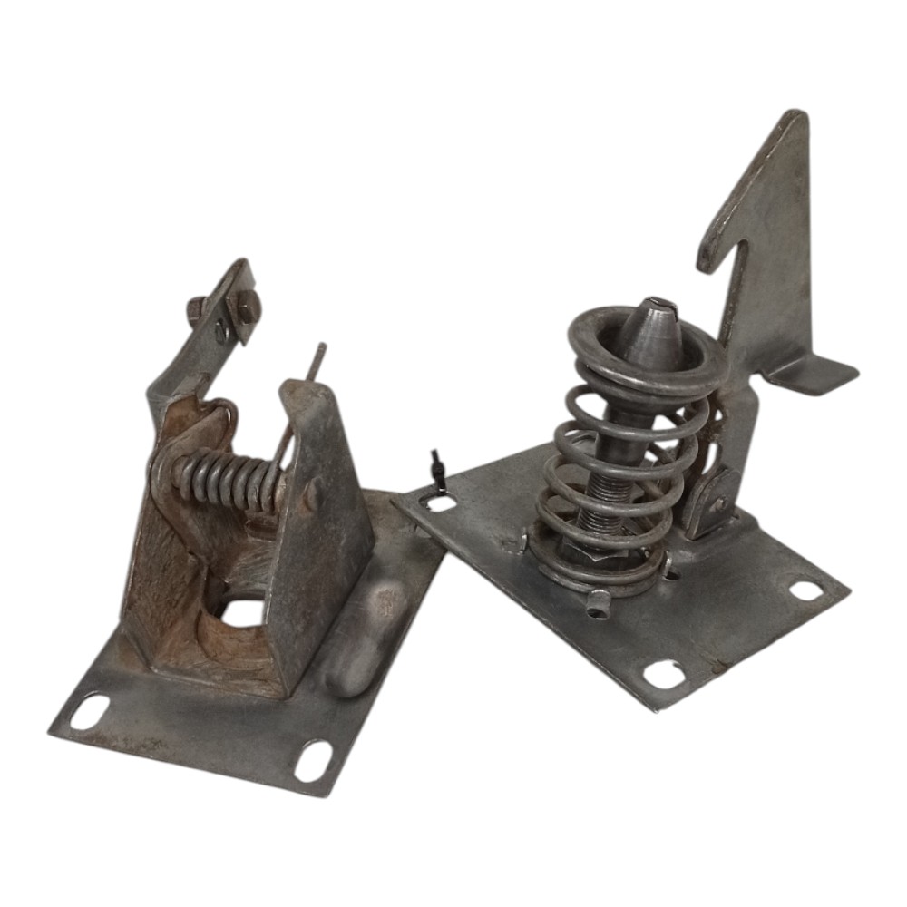 * Para Fechadura Superior E Inferior Capô Rural F75 Willys