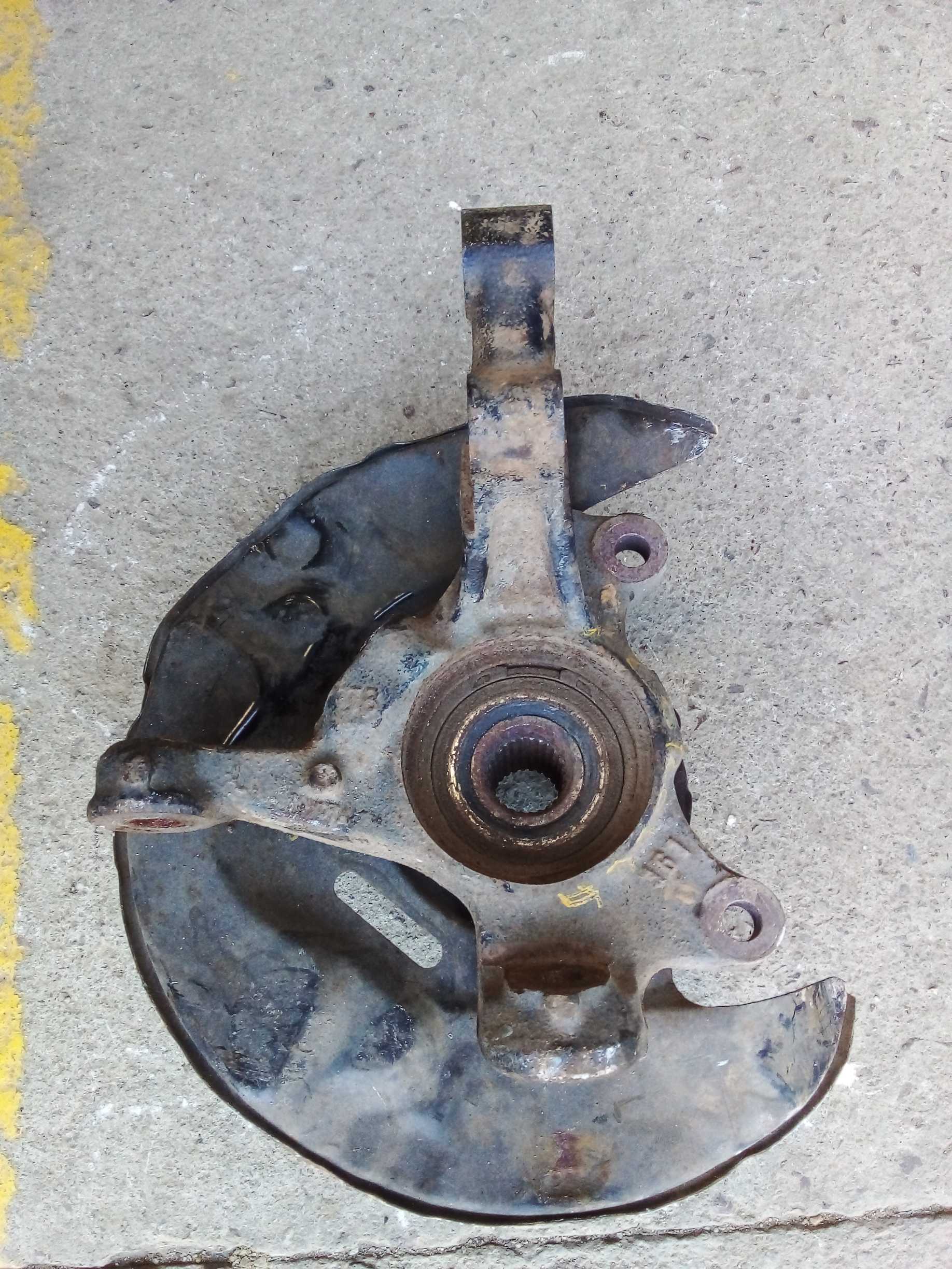 CUBO MONTANTE DIANTEIRO ESQUERDO TOYOTA COROLLA 2003