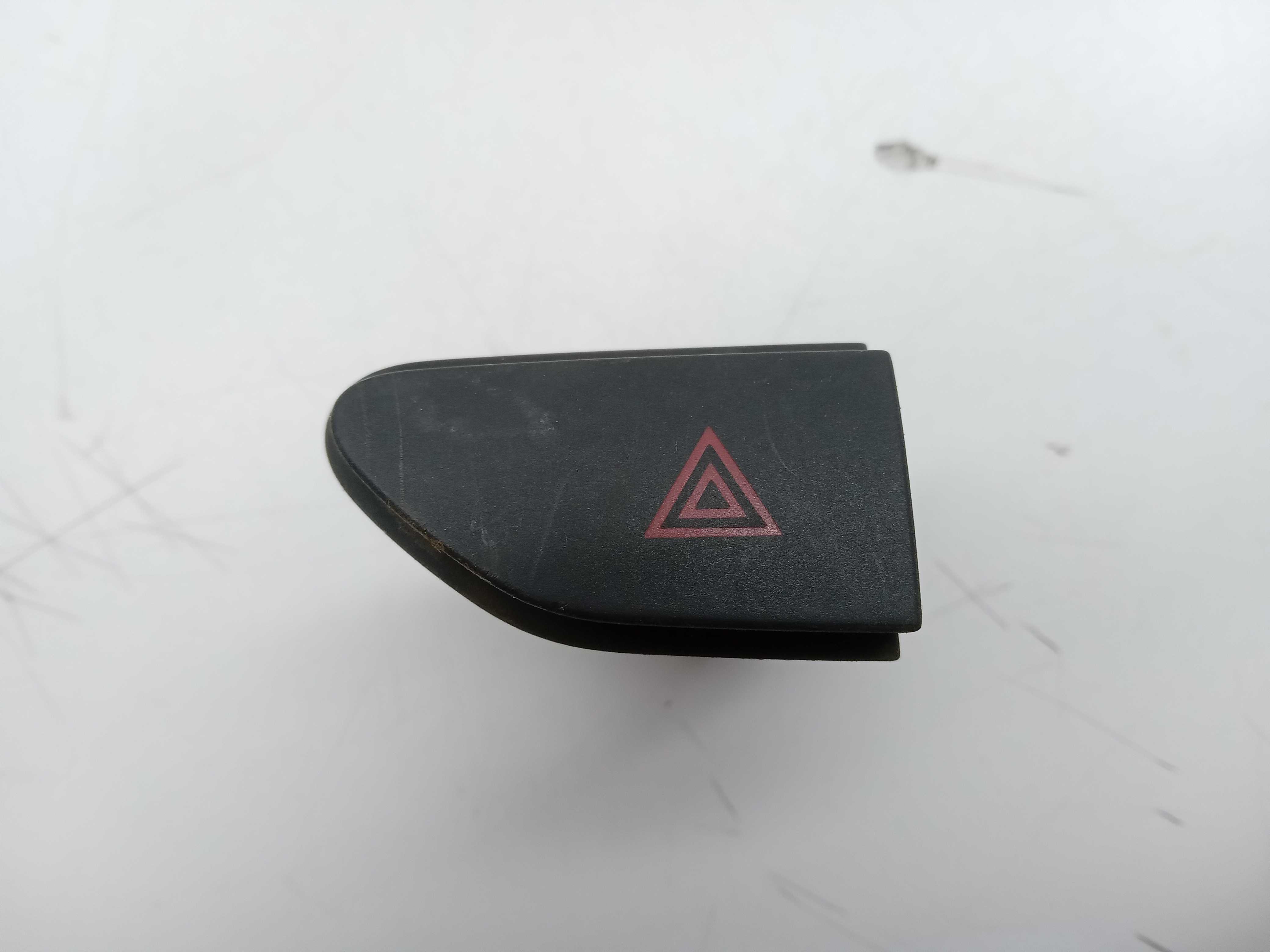 COMANDO BOTAO PISCA ALERTA RENAULT DUSTER 2017 1