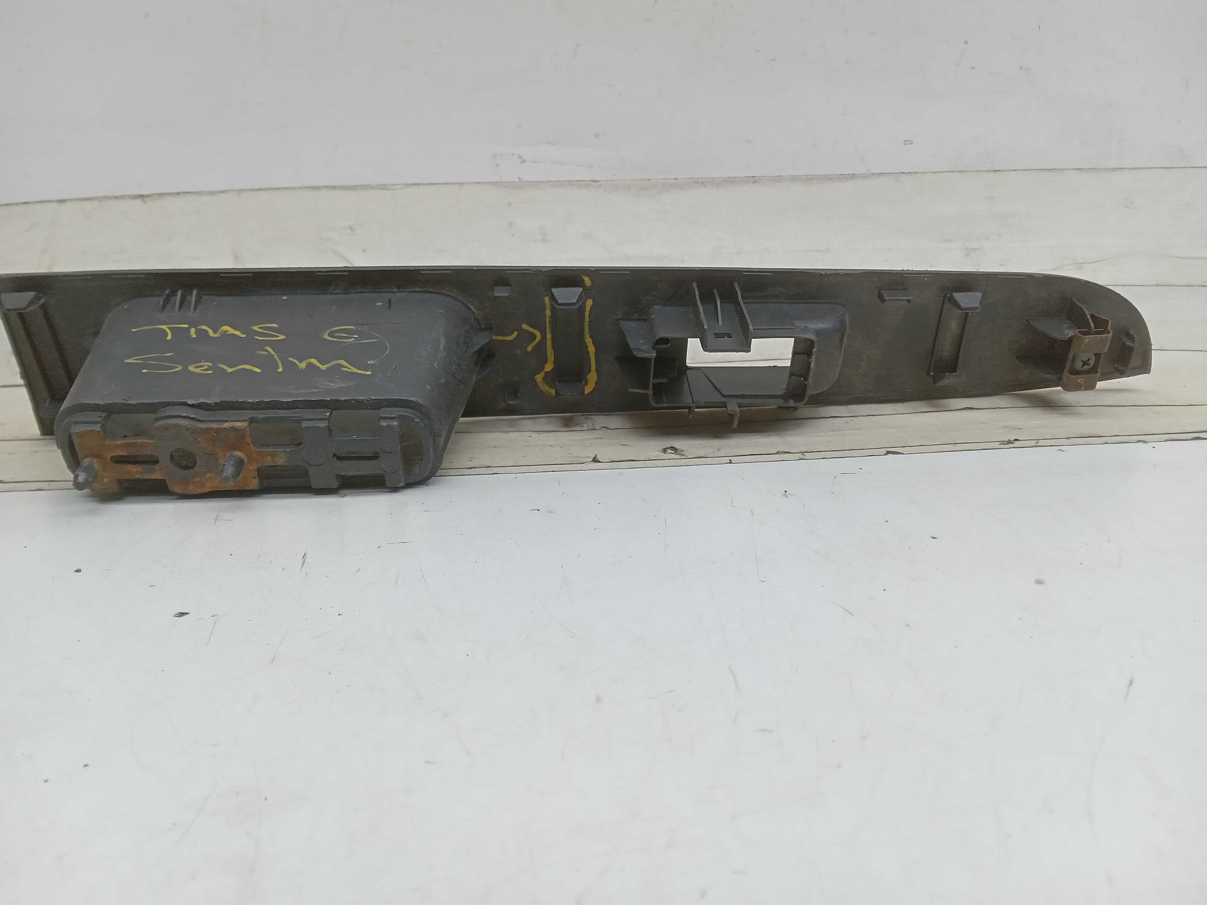 MOLDURA COMANDO BOTAO VIDRO TRASEIRO LE SENTRA 2010 2