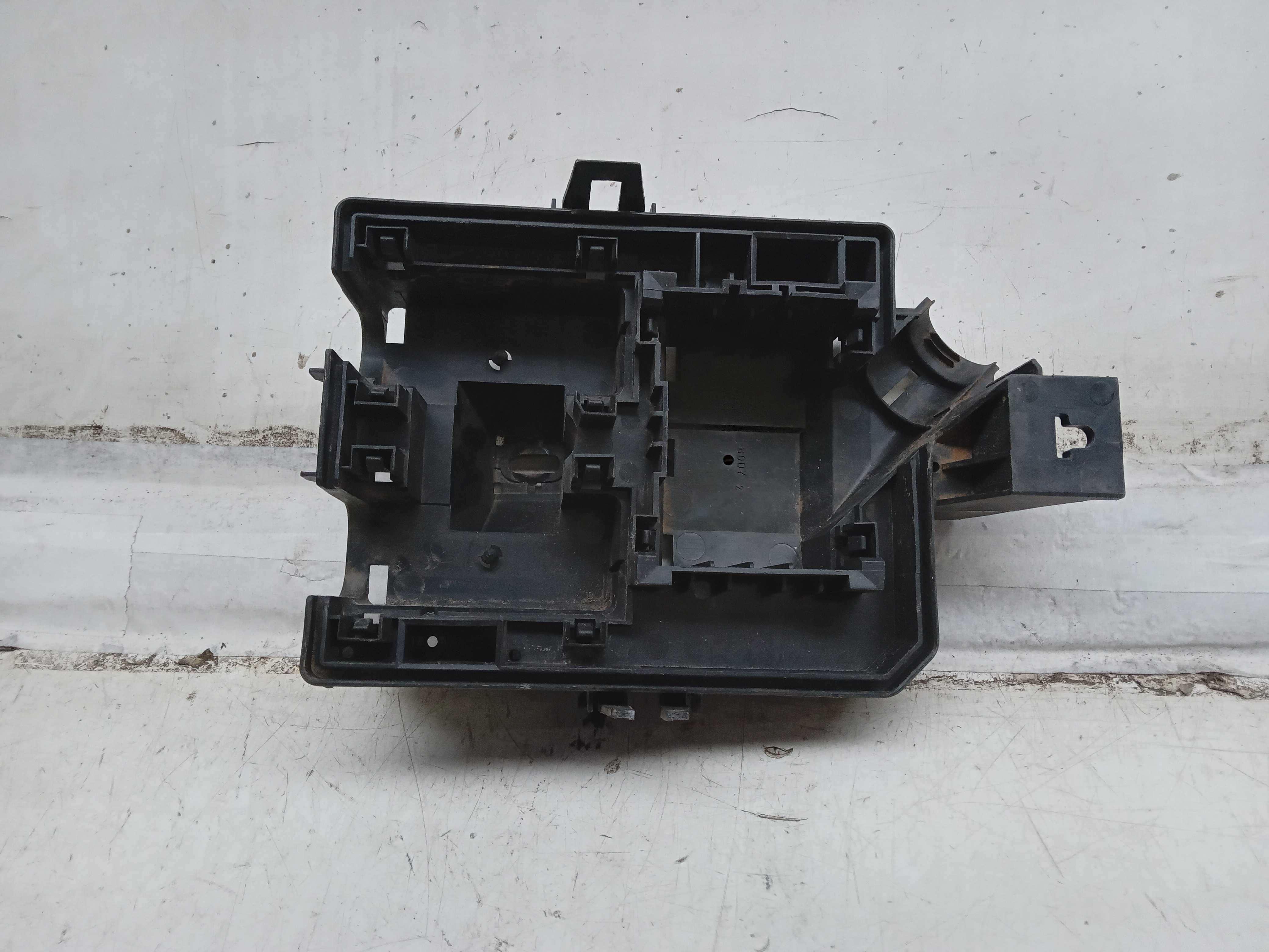 SUPORTE CAIXA FUSÍVEL INFERIOR GM COBALT 2015