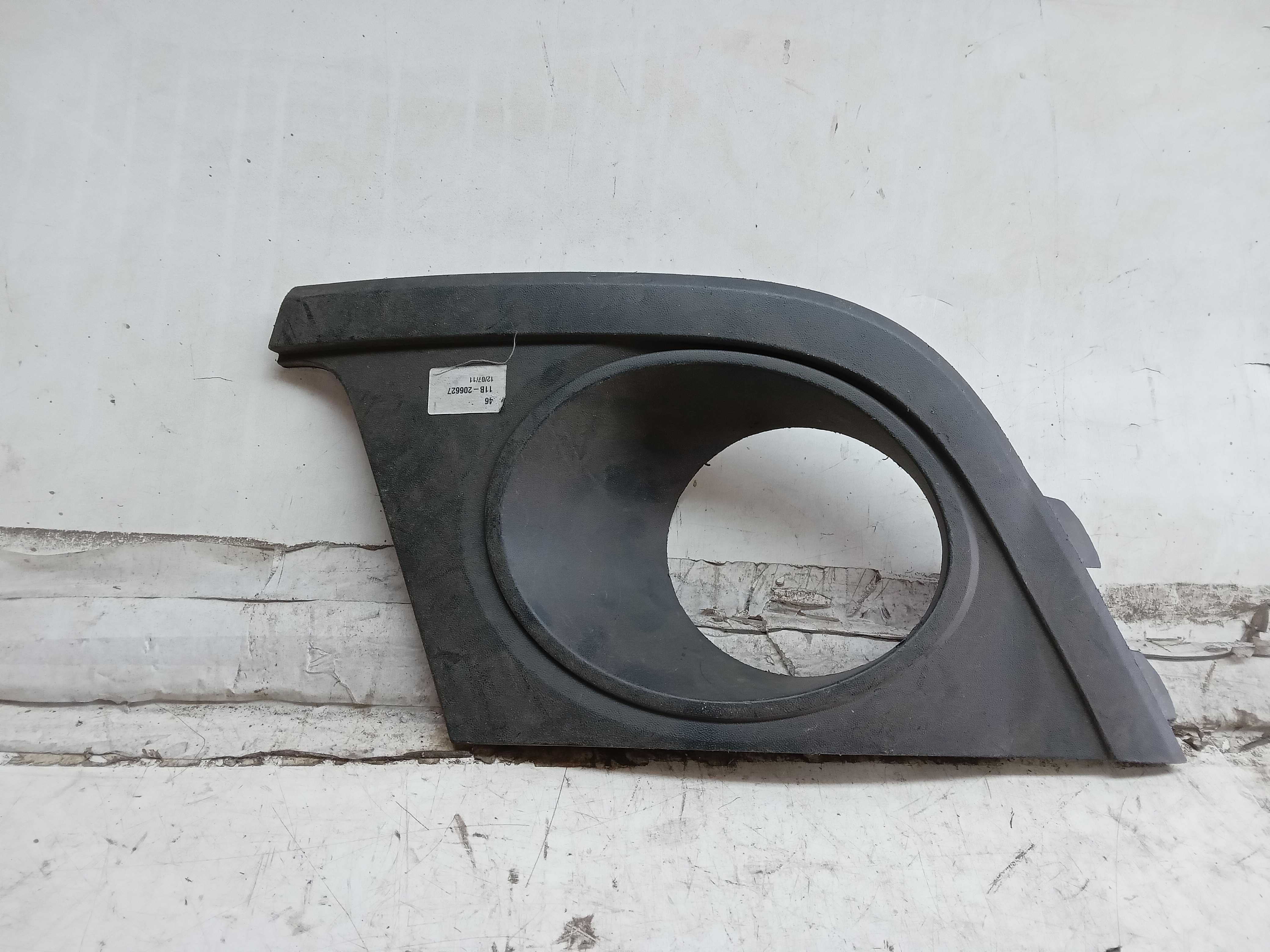 MOLDURA FAROL MILHA LD VW CROSS FOX