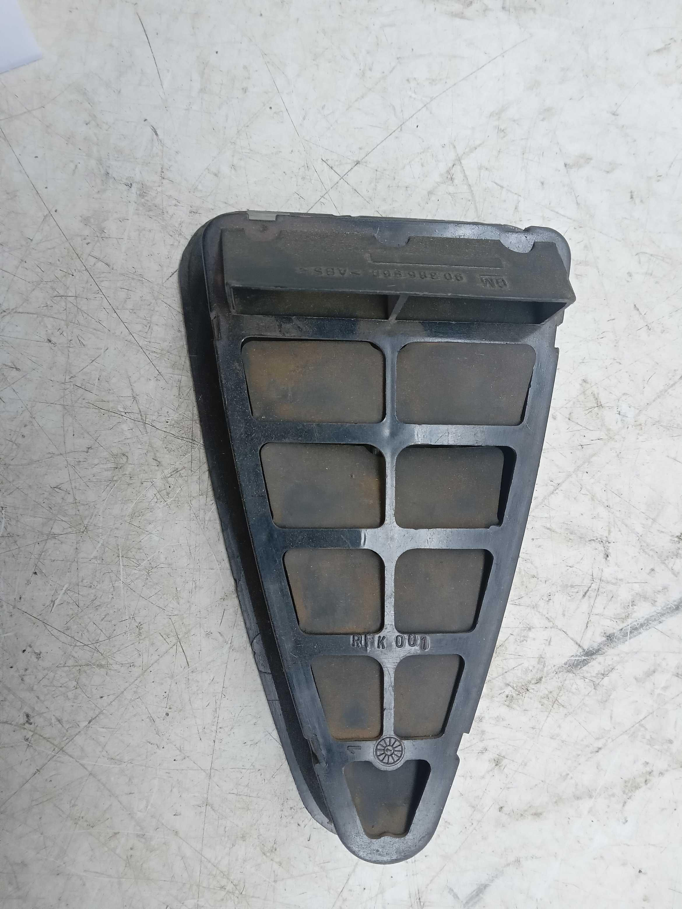 GRADES VENTILAÇÃO COLUNA PORTA SAIDA AR GM CORSA 2PT 1994/03