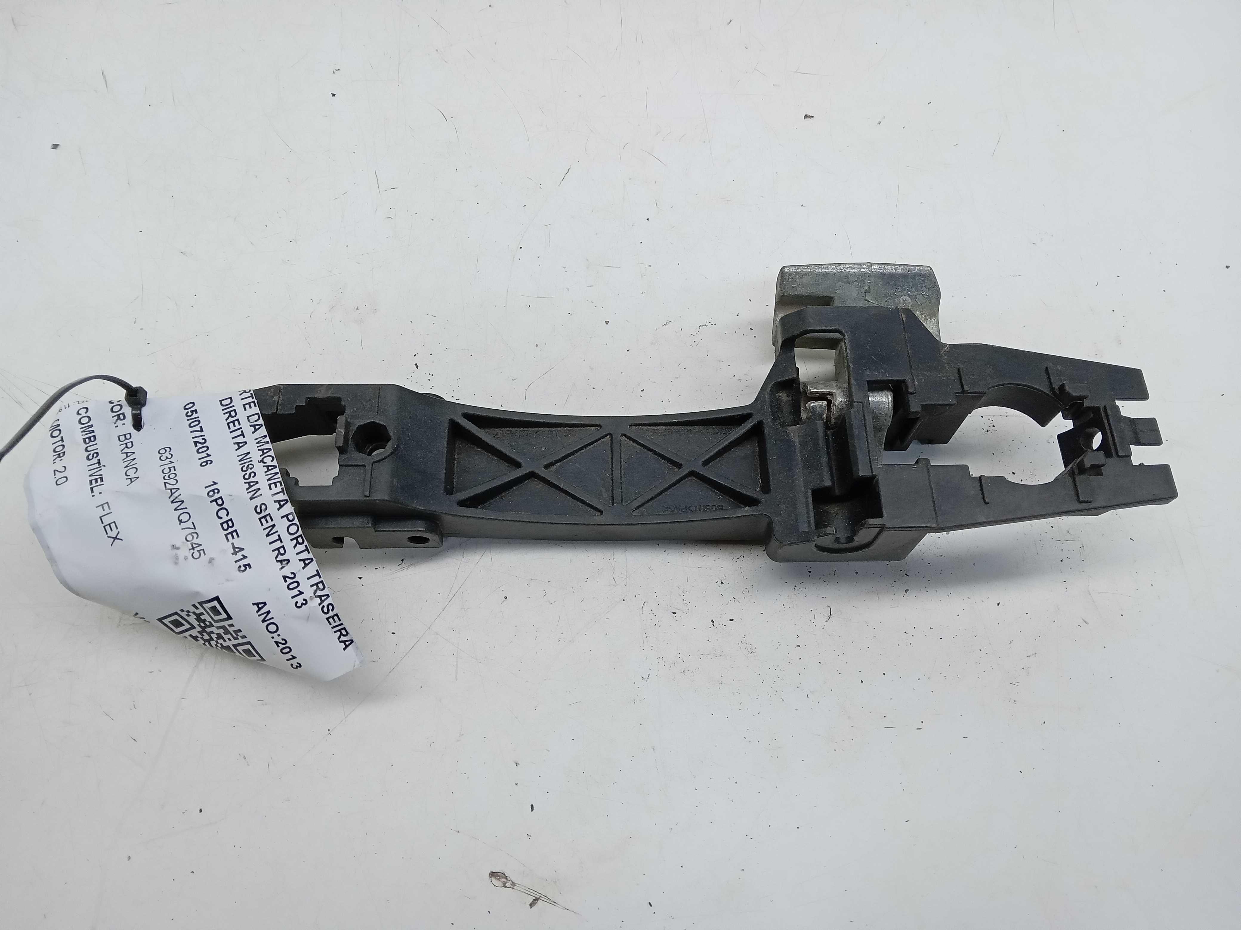 SUPORTE MAÇANETA PORTA TRASEIRA LD NISSAN SENTRA 2013 1