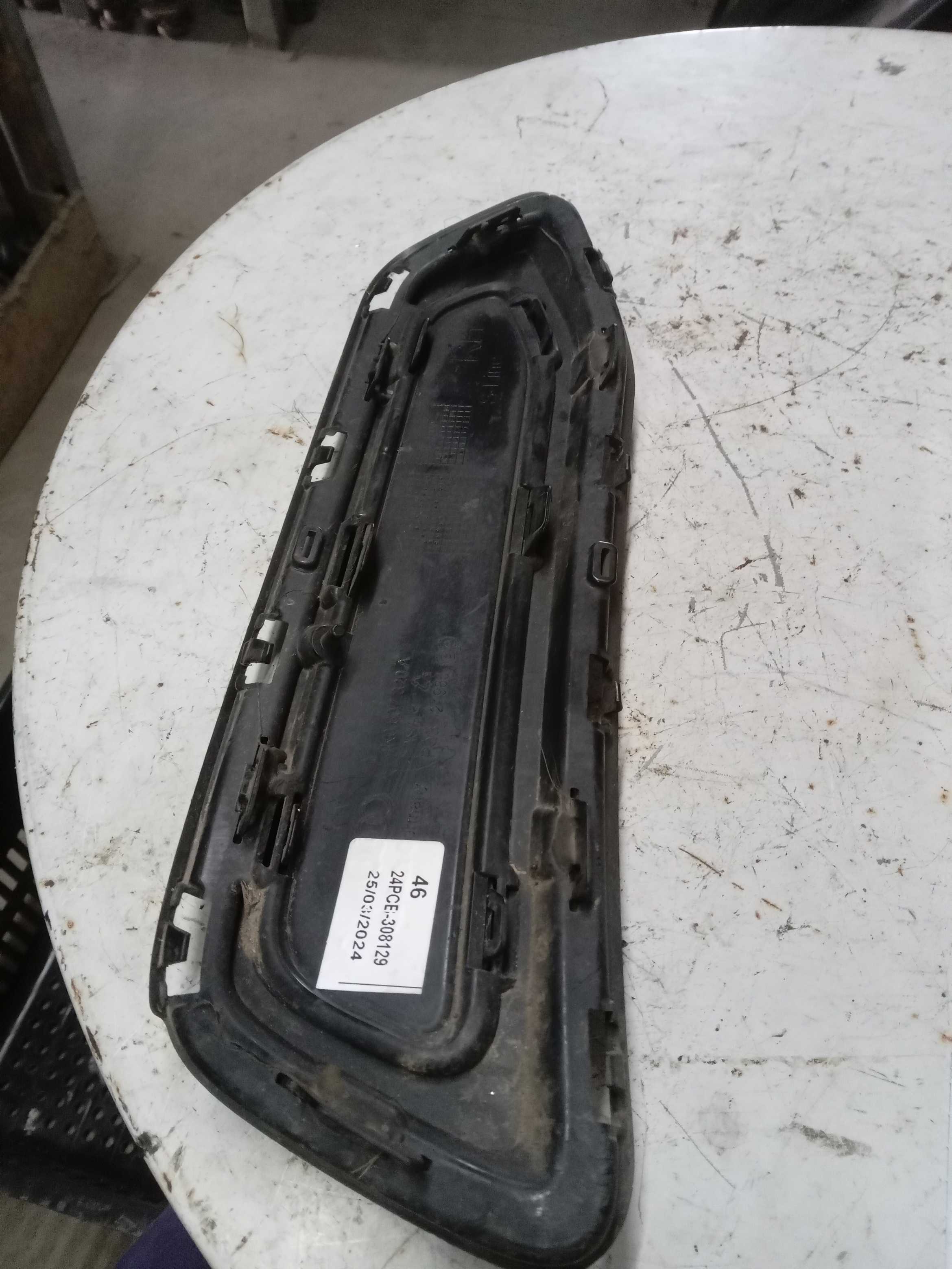 ACABAMENTO PARACHOQUE TRASEIRO AUDI A6 2