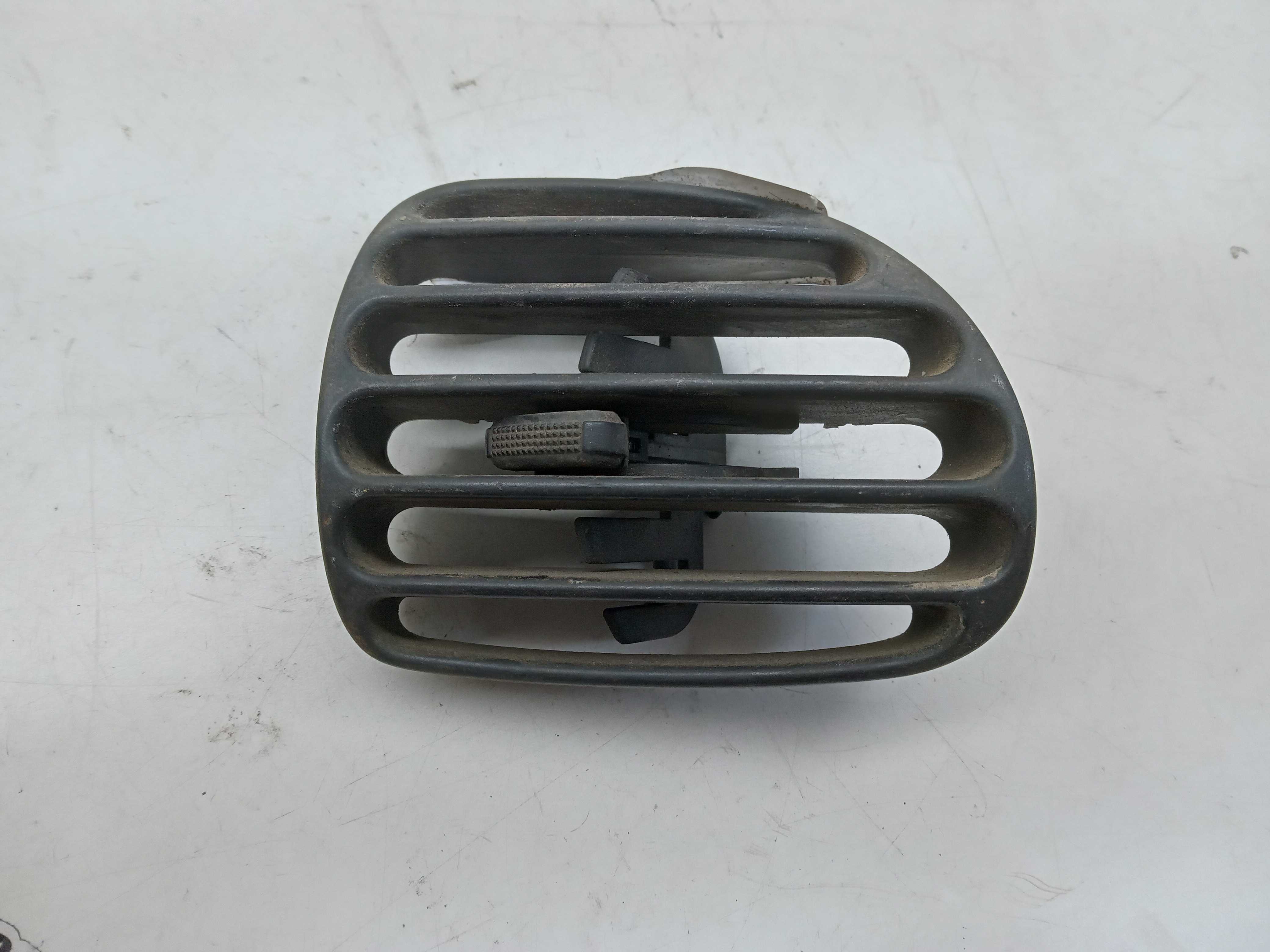 DIFUSOR AR PAINEL LE PEUGEOT 206 2000 1