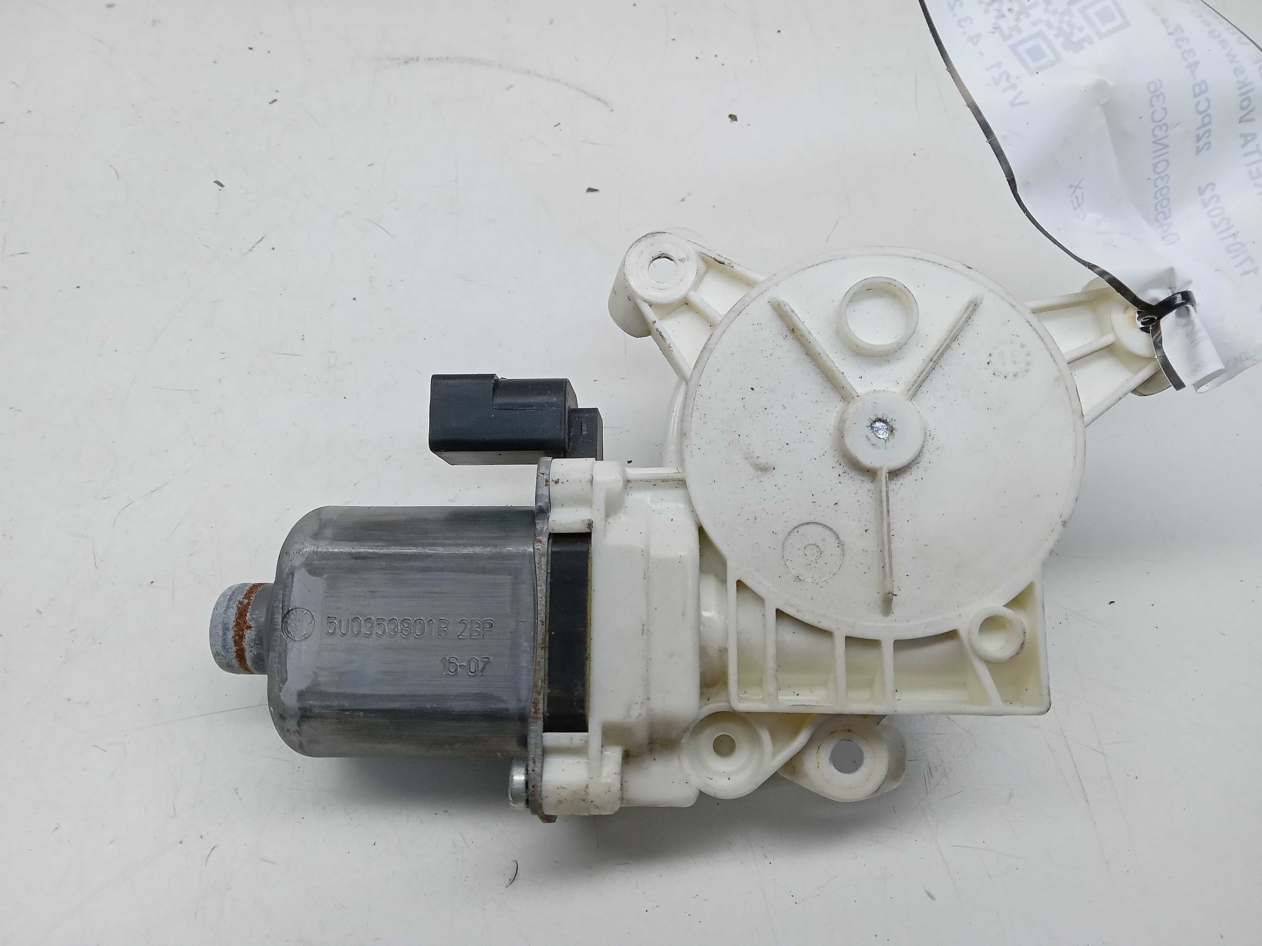 MOTOR MAQUINA VIDRO PORTA TRASEIRA LD  VW VOYAGE 2017