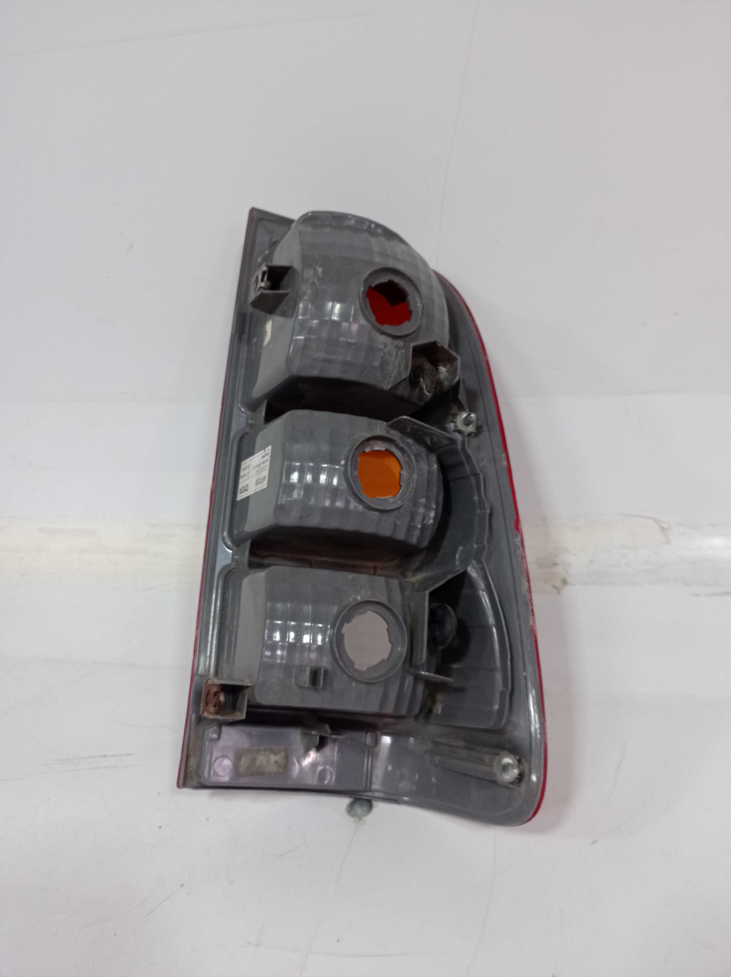 LANTERNA TRASEIRA ESQUERDA TOYOTA HILUX 2015 2010 RECUPERADA 3