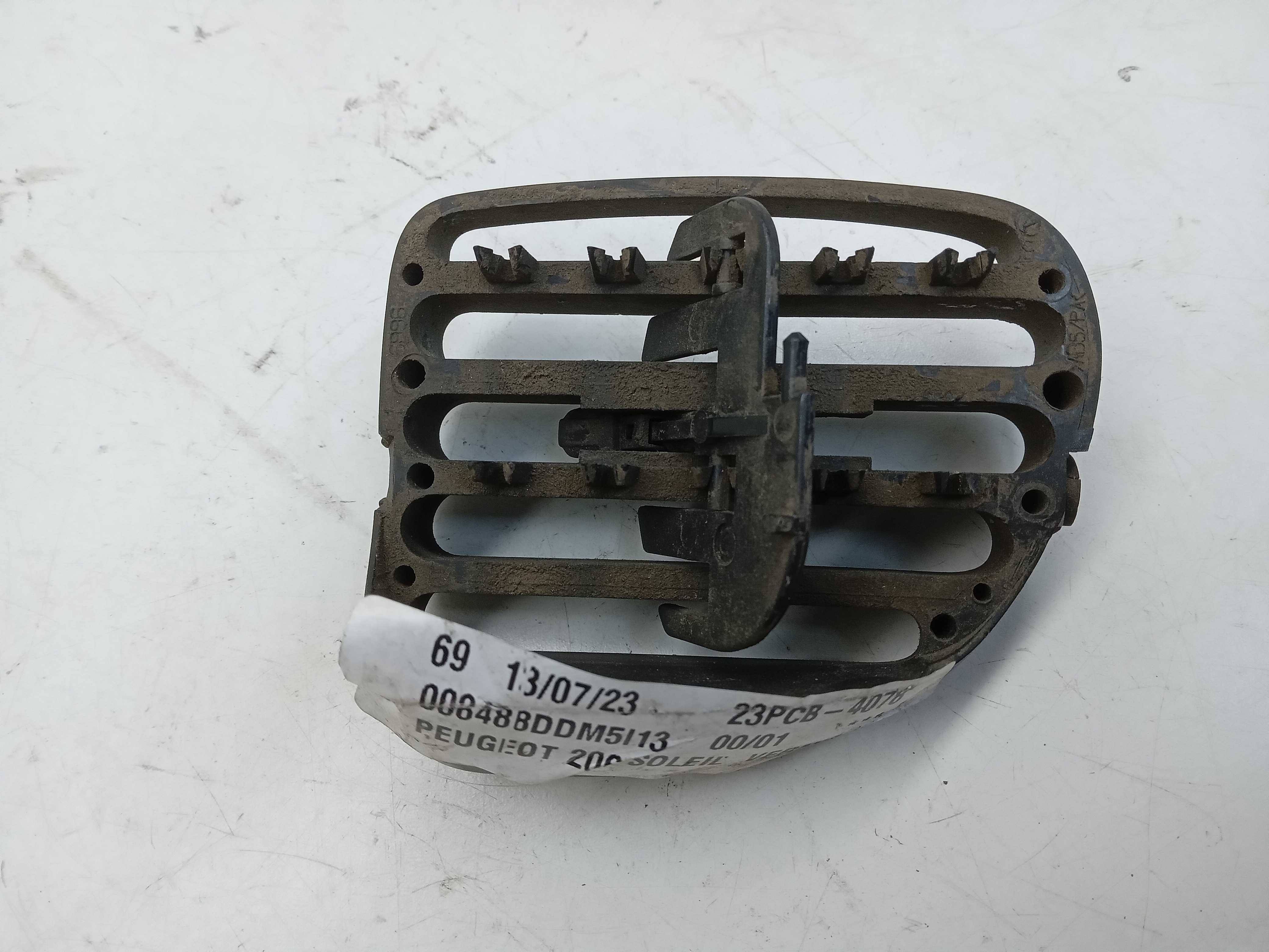 DIFUSOR AR PAINEL LE PEUGEOT 206 2000 2