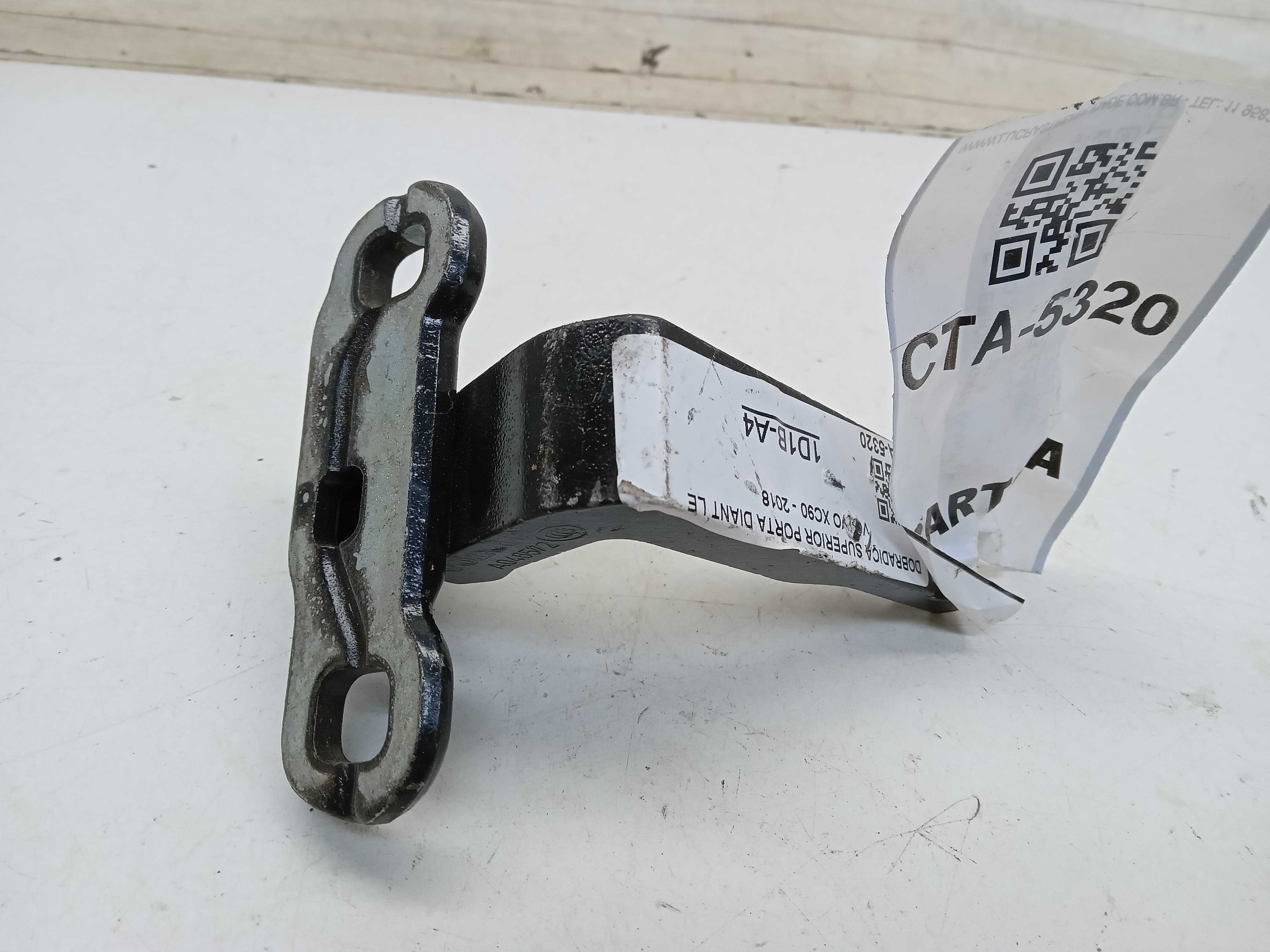 Dobradiça porta dianteiro le volvo xc60  2016 2