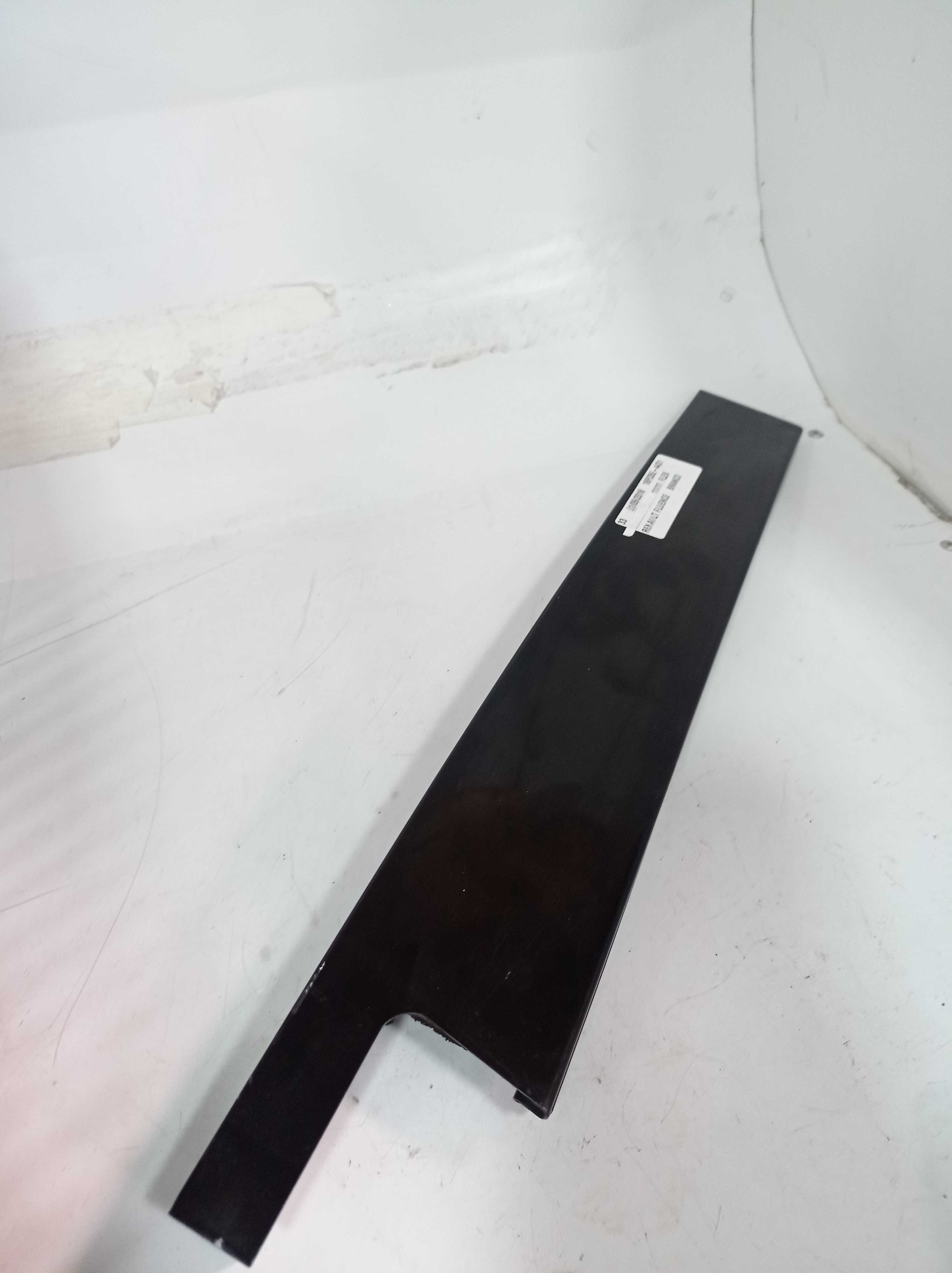 MOLDURA PORTA TRASEIRA DIREITA RENAULT FLUENCE 2011