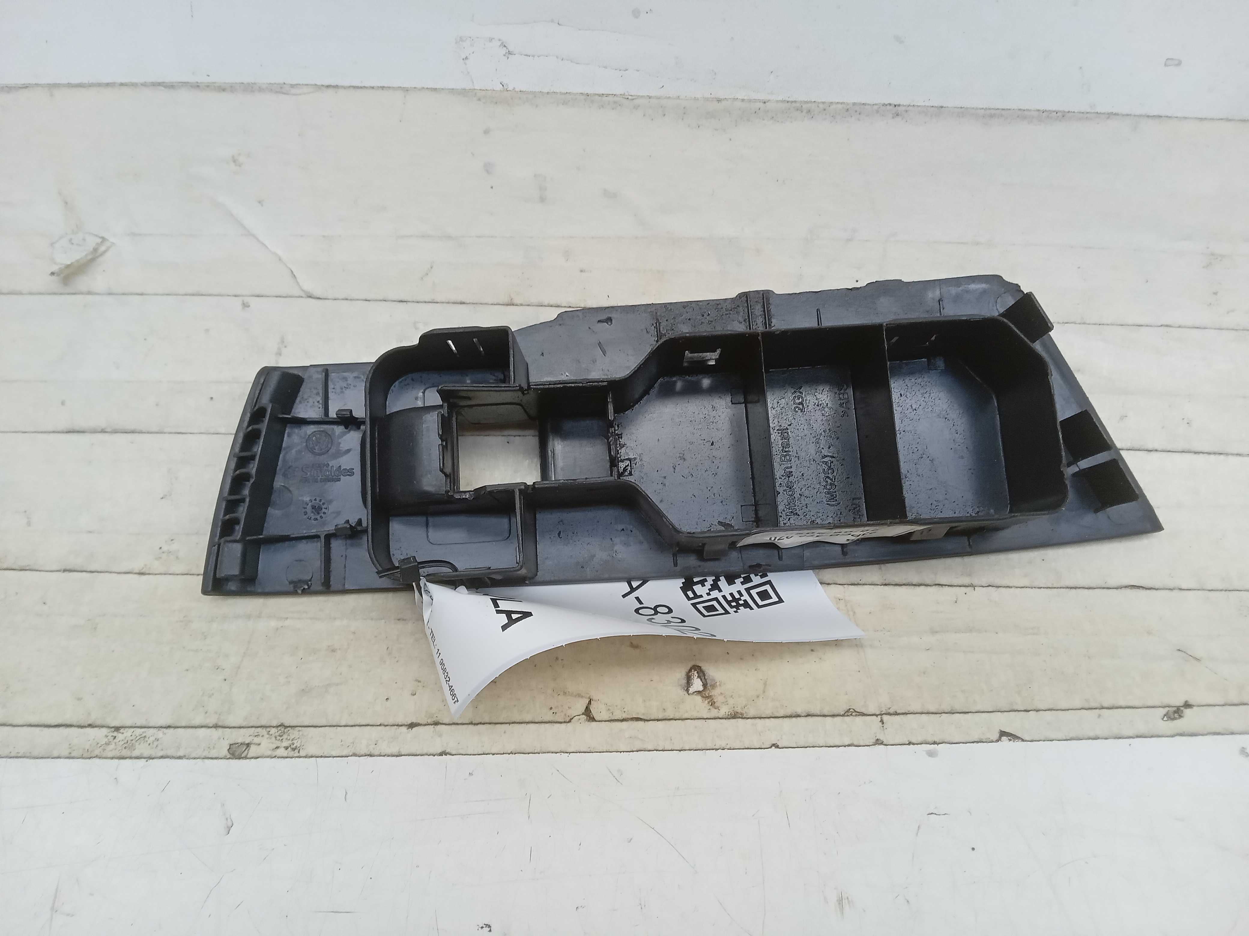 MOLDURA BOTAO VIDRO DIANTEIRA LD VW TCROSS 2021 2