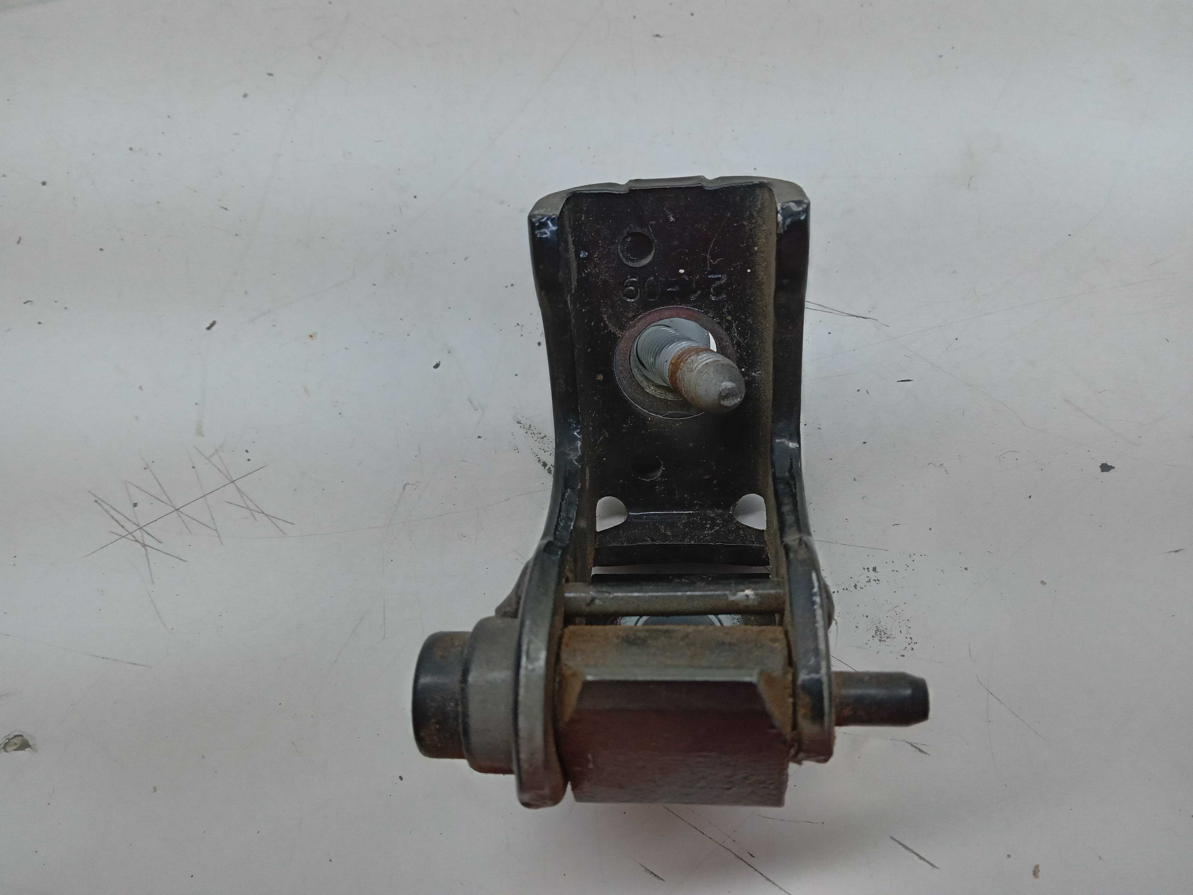 DOBRADIÇA INFERIOR PORTA TRASEIRA PEUGEOT 207 2010 1