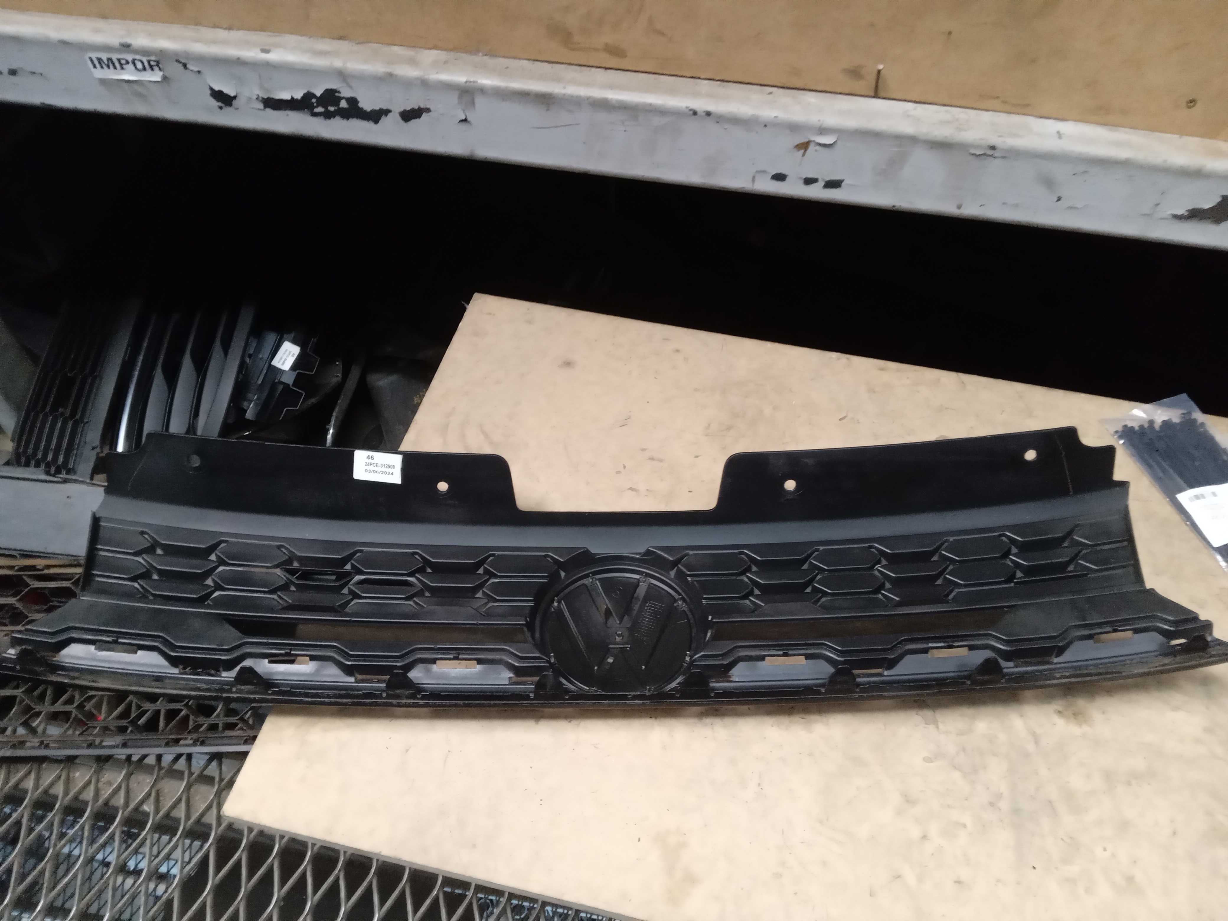 GRADE FRONTAL PARACHOQUE VW SAVEIRO CROSS 2016 1