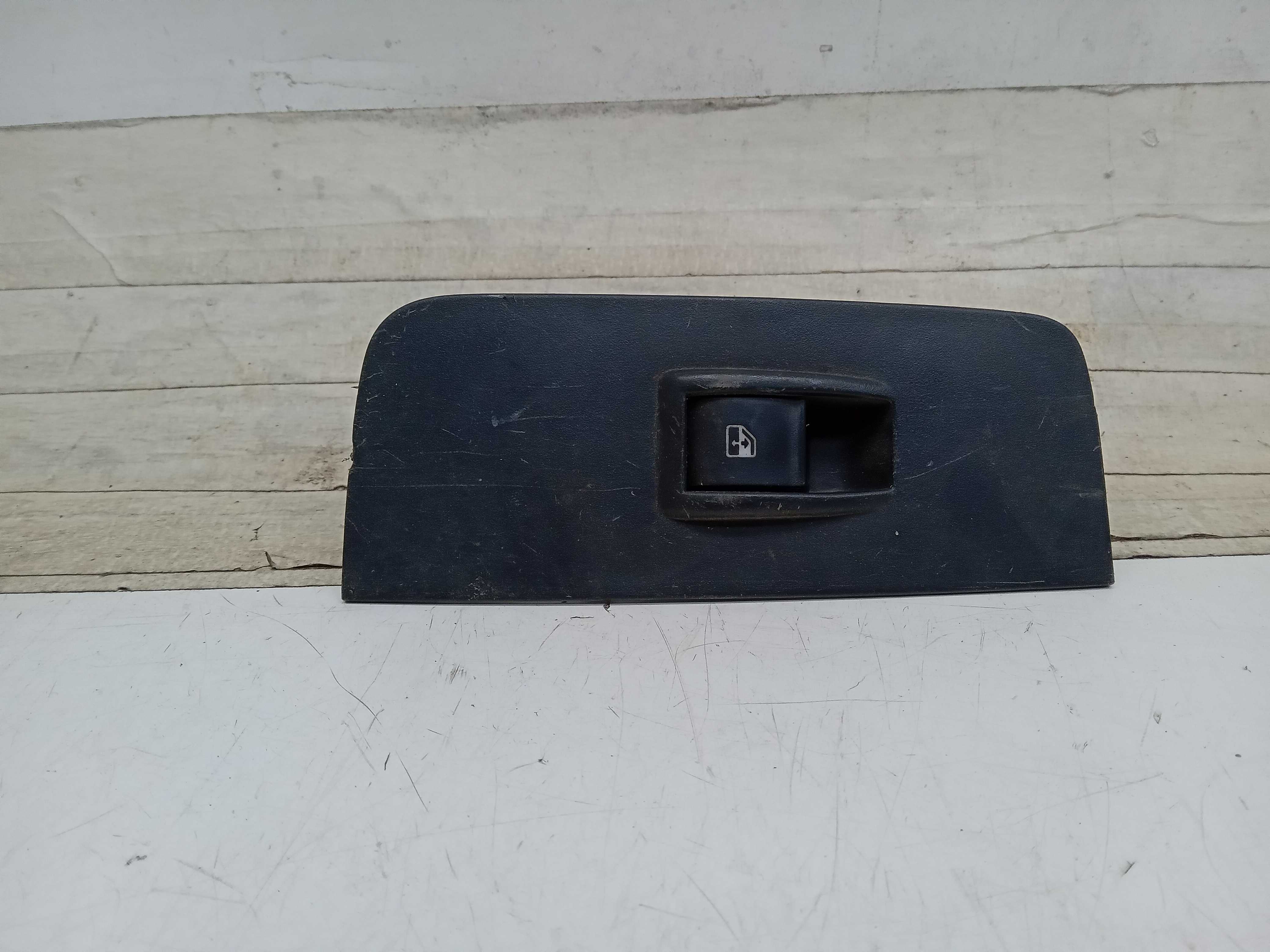 comando botao vidro direito fiat strada 2004 1
