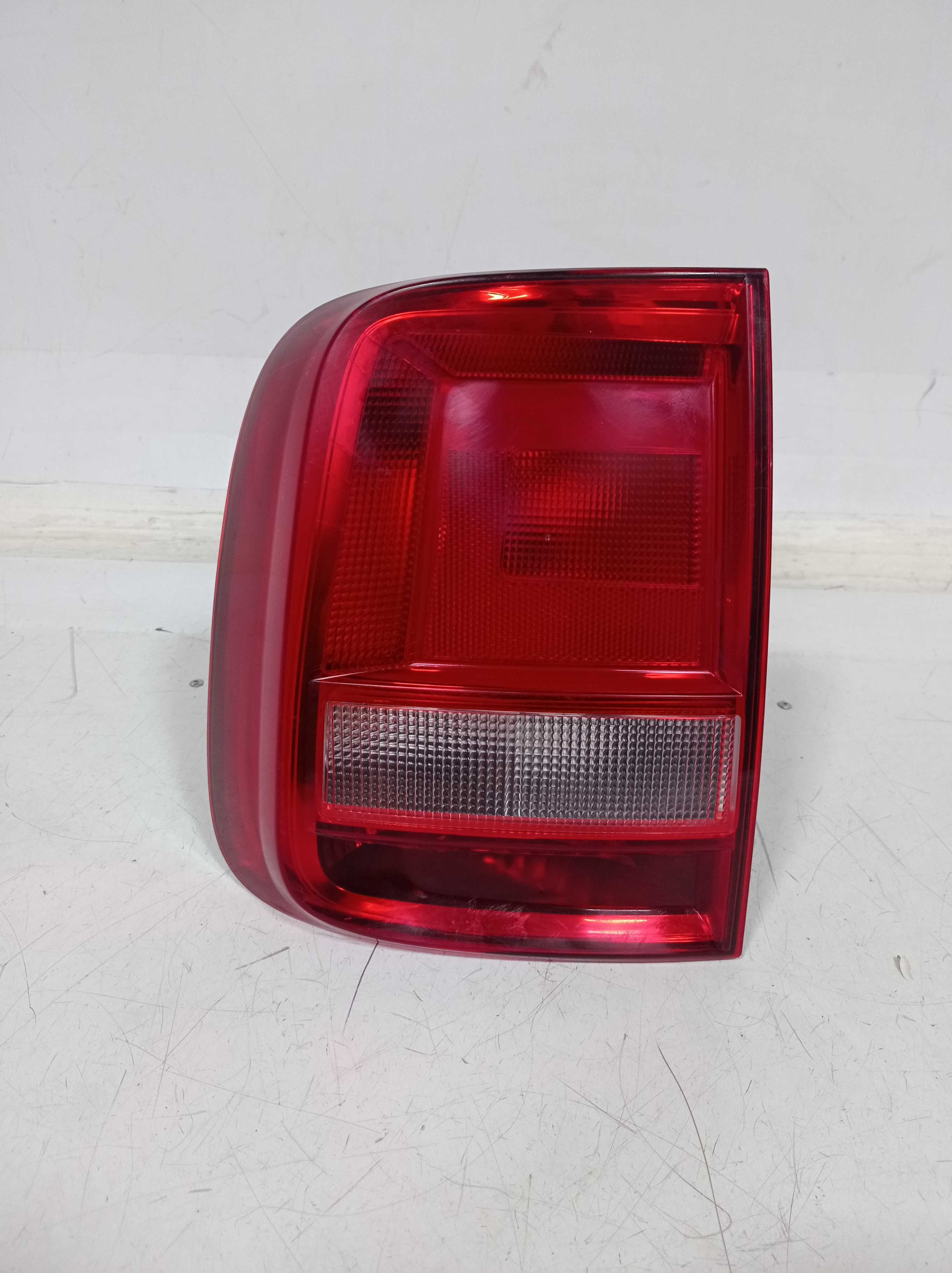 5U7945095G LANTERNA TRAS ESQUERDA VW SAVEIRO ROBUST G5 G7 G8