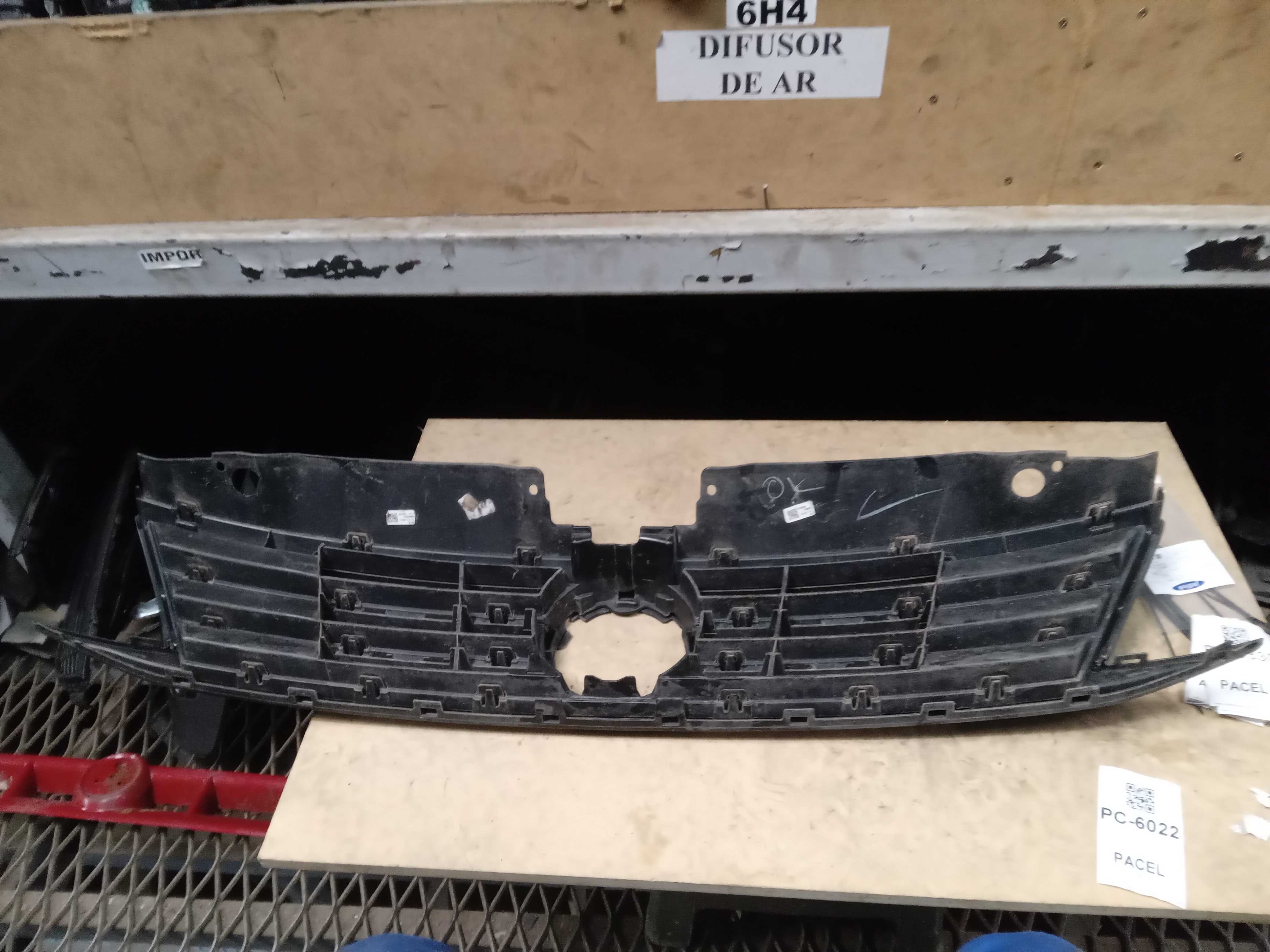 GEADE FRONTAL VW JETTA 2014 2
