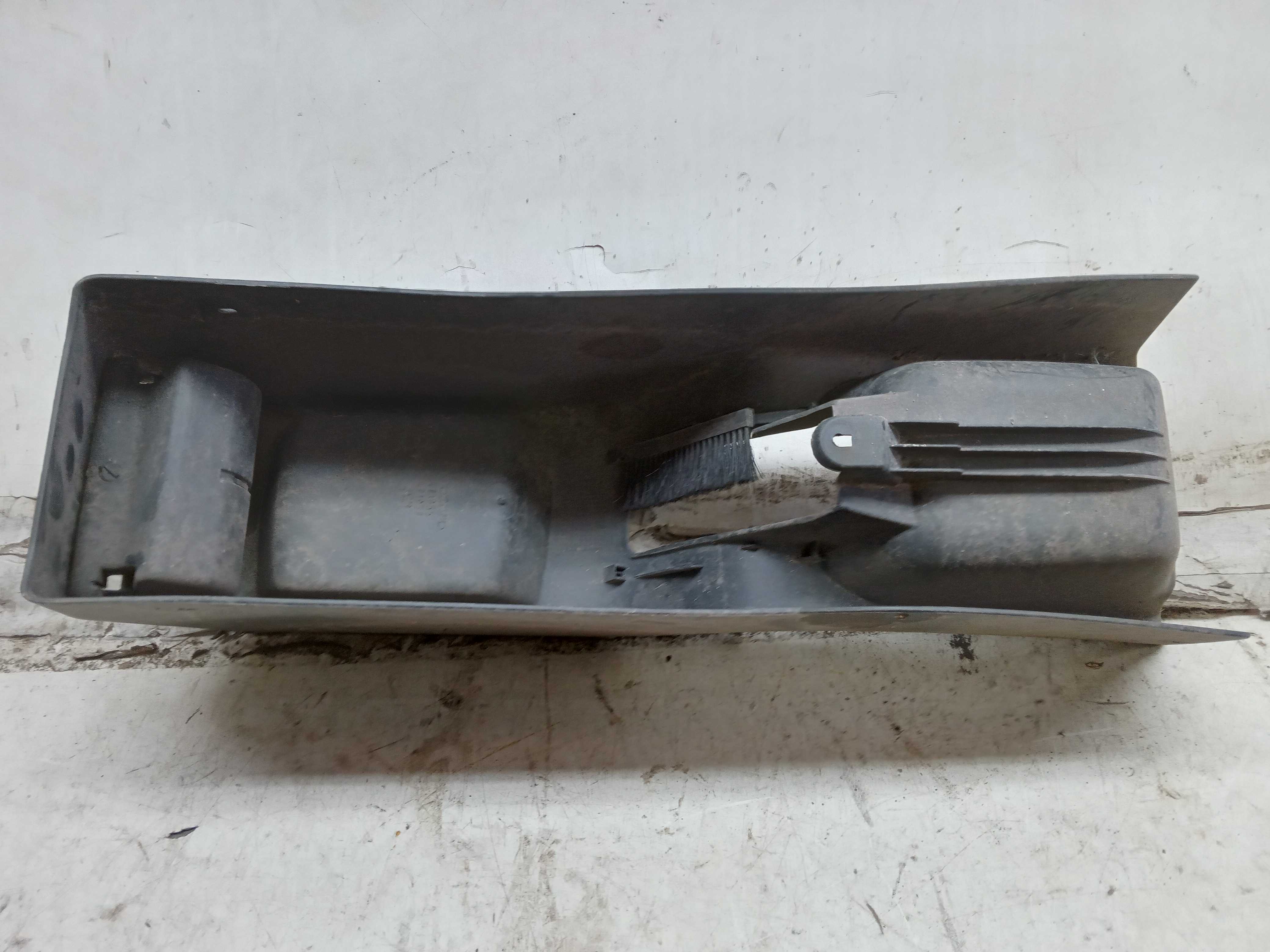 CONSOLE CENTRAL VOLVO 460 1995 2