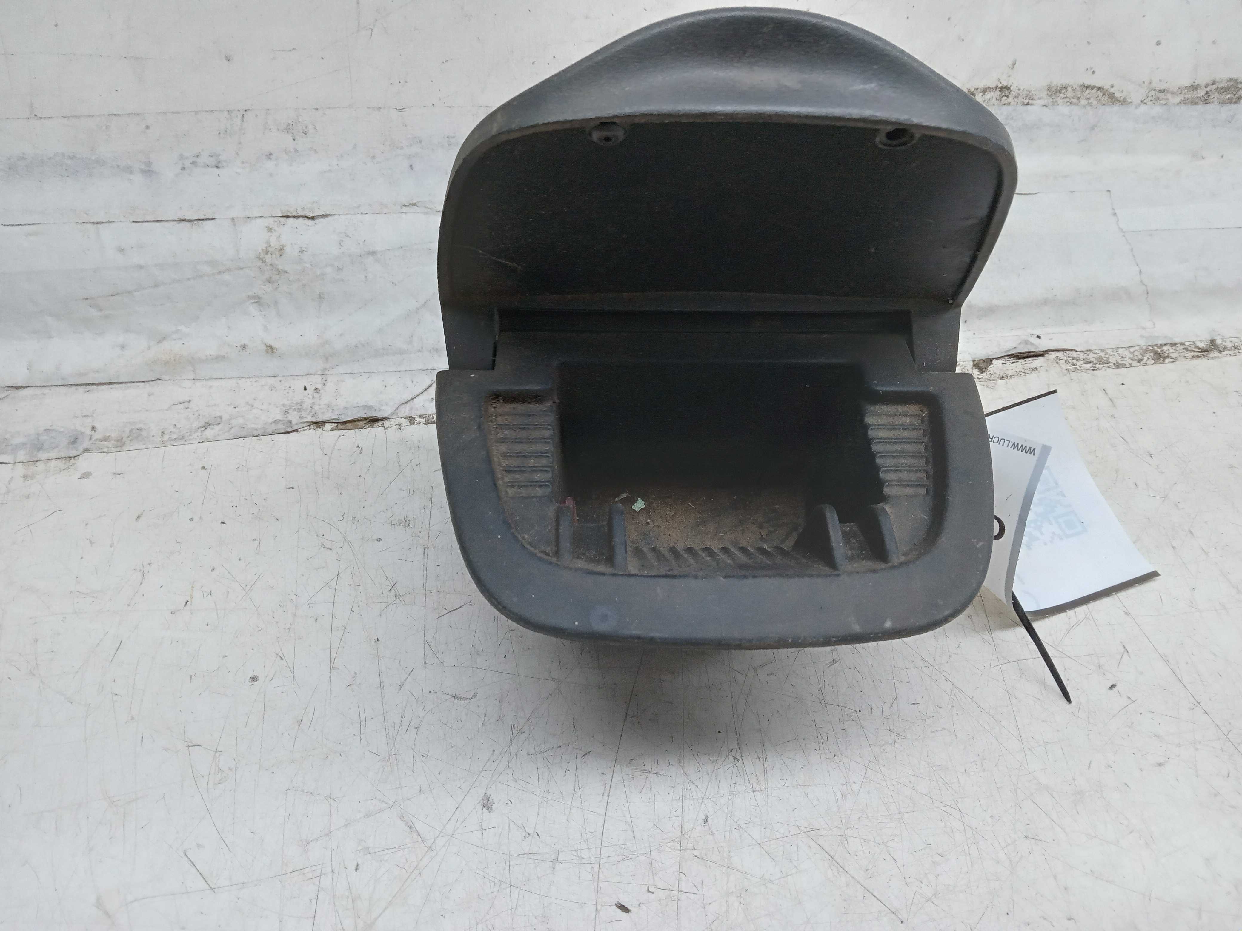 MOLDURA CINZEIRO CONSOLE PEUGEOT 206 2