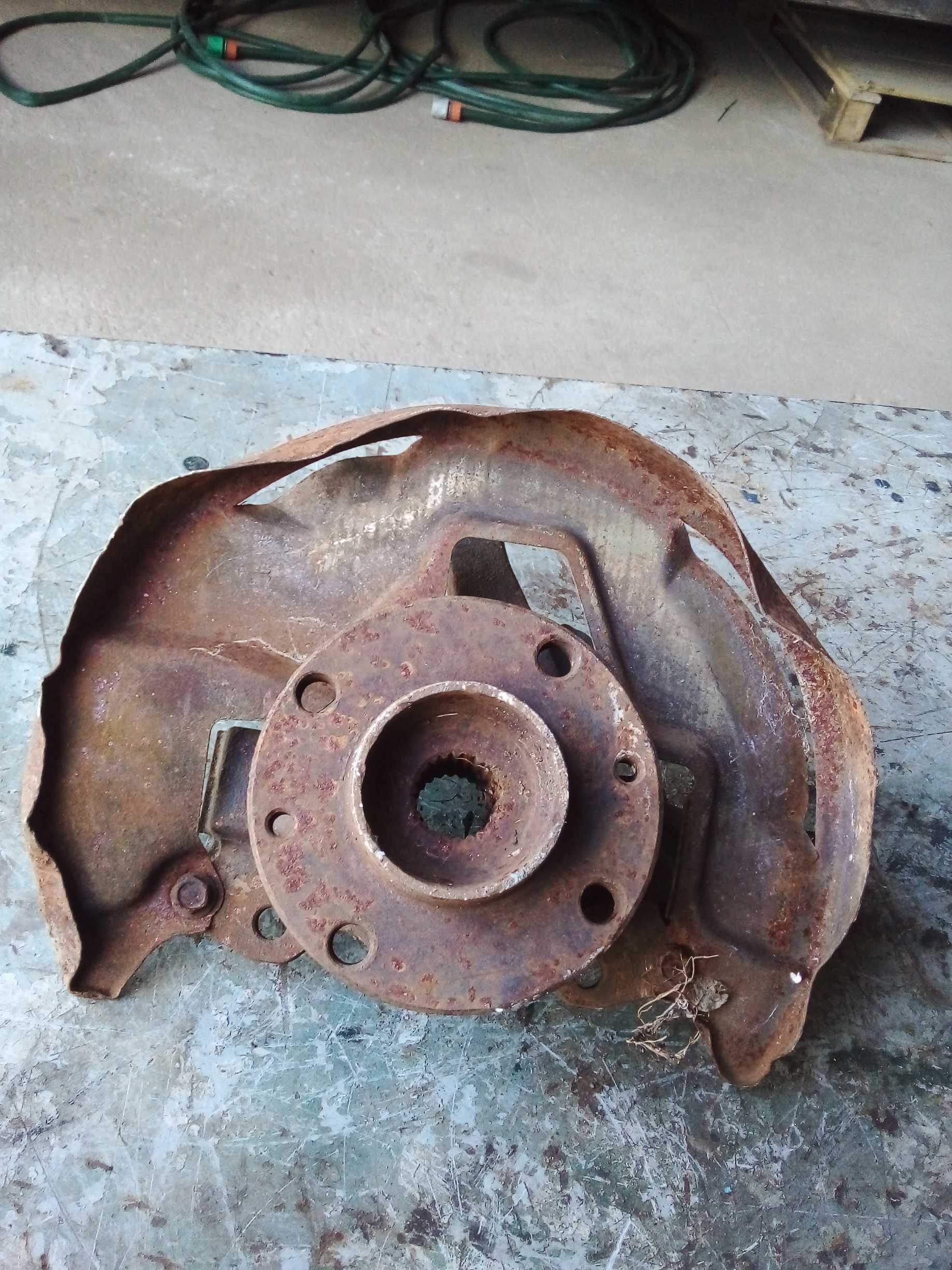 CUBO MONTANTE DIANTEIRO DIREITO FIAT PALIO 2