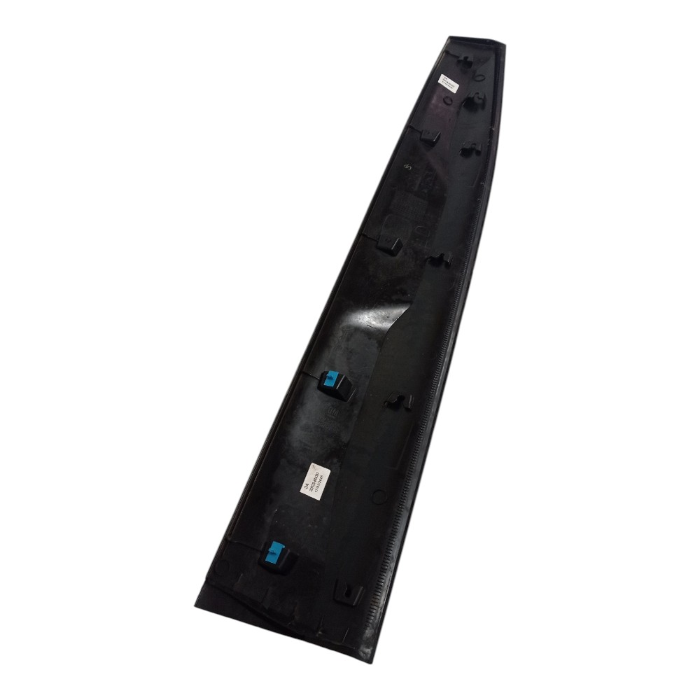 Moldura Porta Dianteira Direita Gm Tracker 2020 A 2025 4