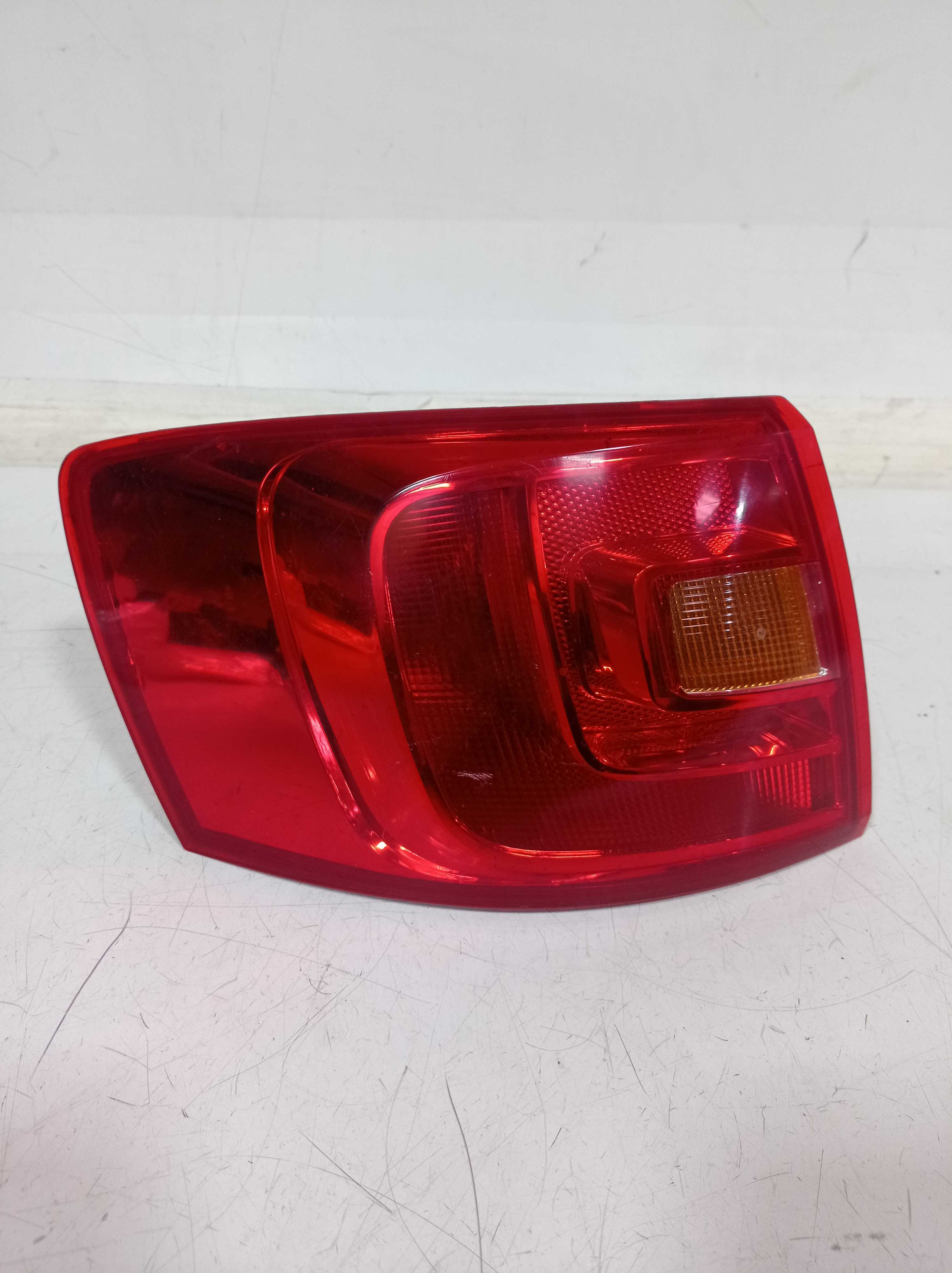 LANTERNA TRASEIRA CANTO ESQUERDO VW JETTA 2011 A 2014 1