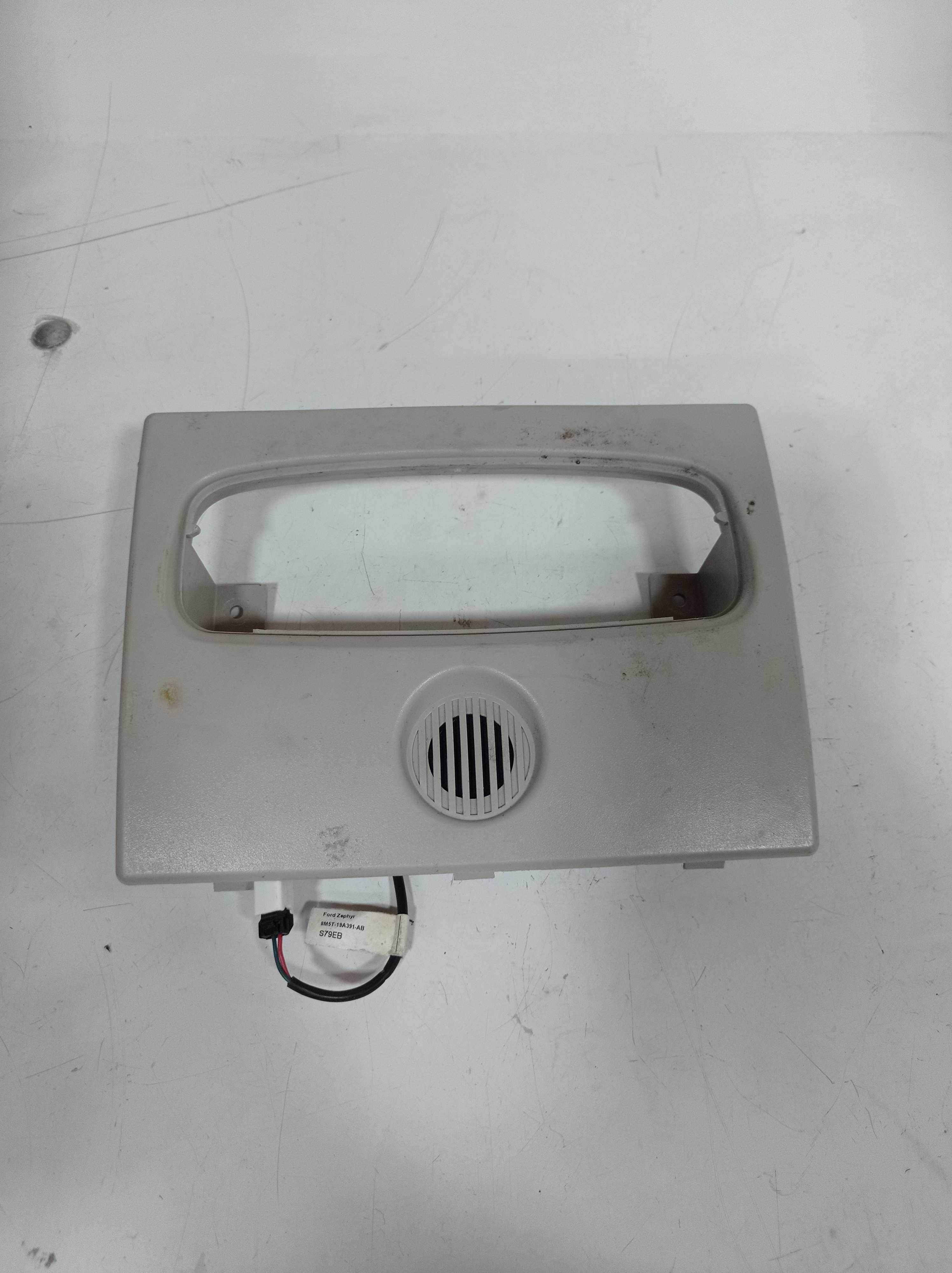 MOLDURA LUZ DE TETO CORTESIA FORD FIESTA 2016 2017 1