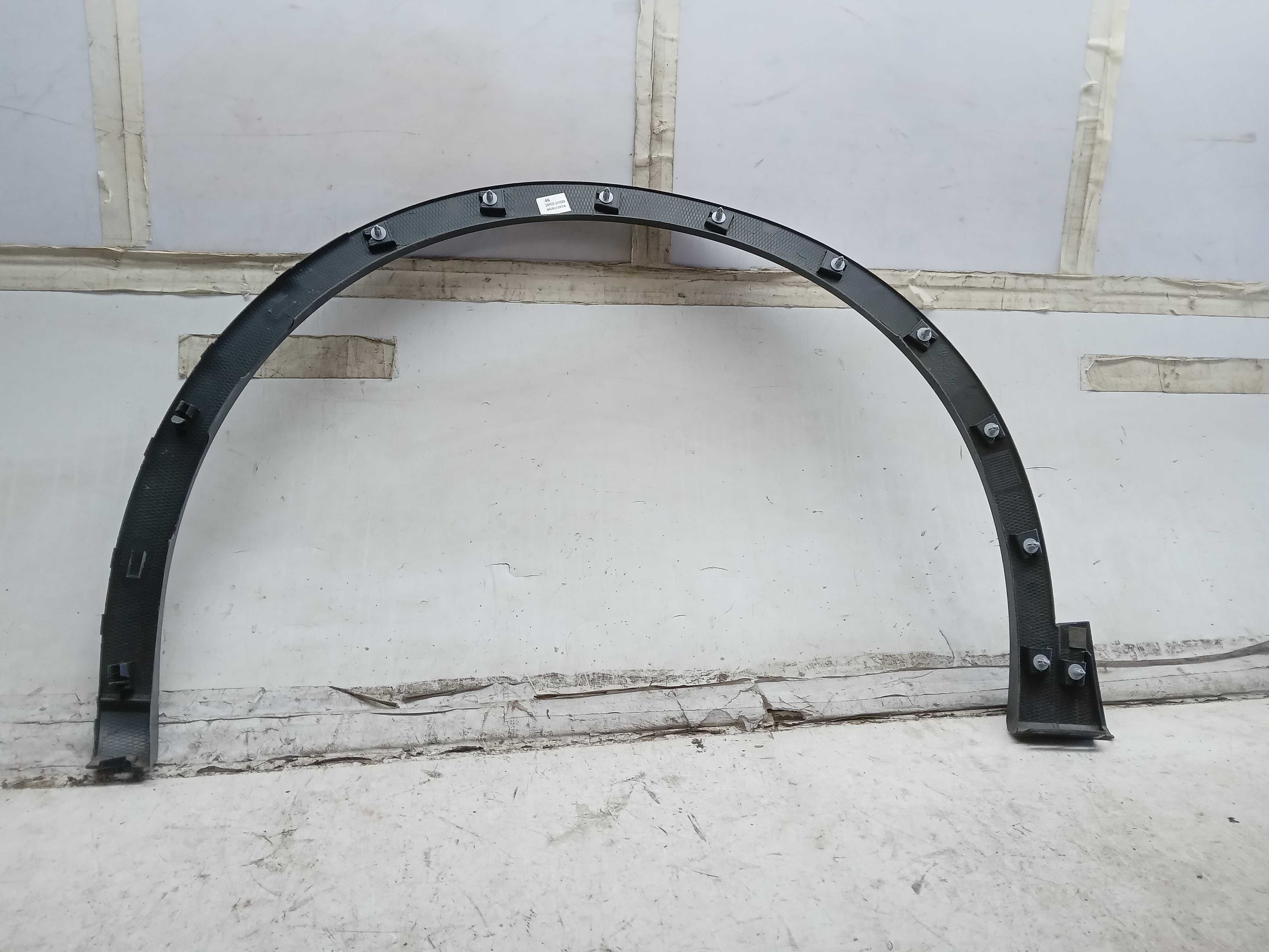 MOLDURA ALARGADOR PARALAMA DIANTEIRO VW ID4 2022 1