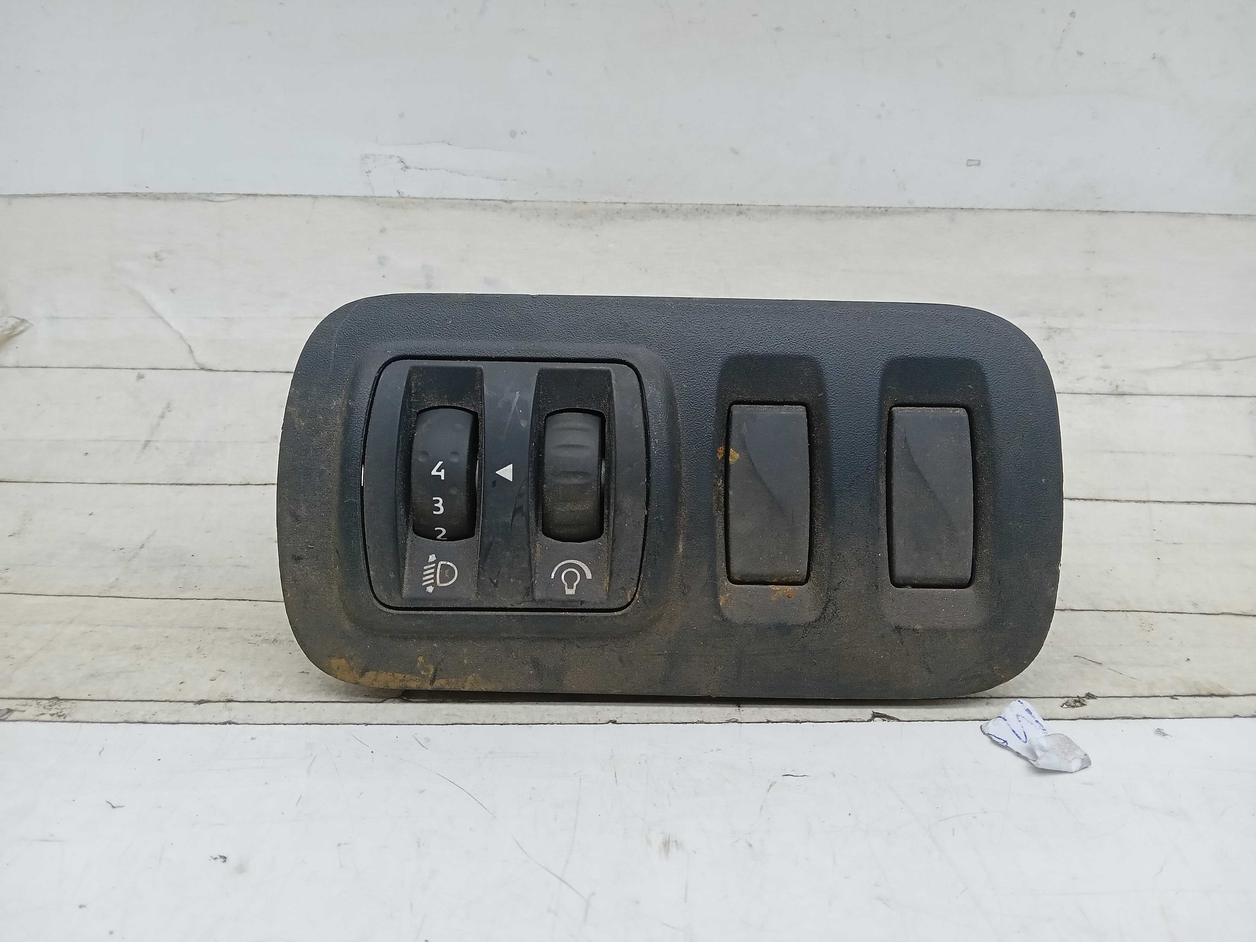 MOLDURA COMANDO BOTAO REGULAGEM FAROL MILHA CAPTUR 2019 1