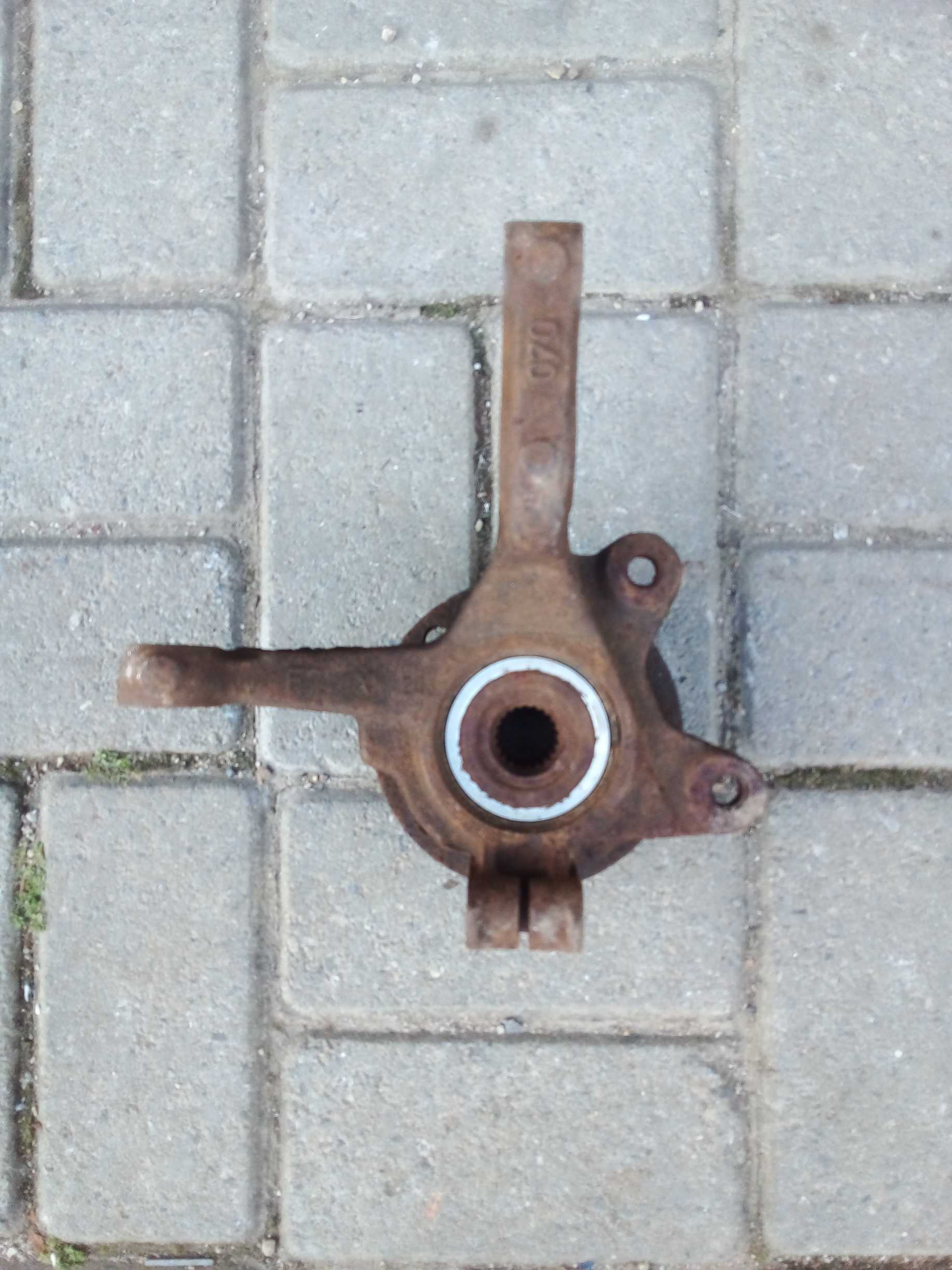 CUBO MONTANTE DIANTEIRO ESQUERDO FIAT PALIO