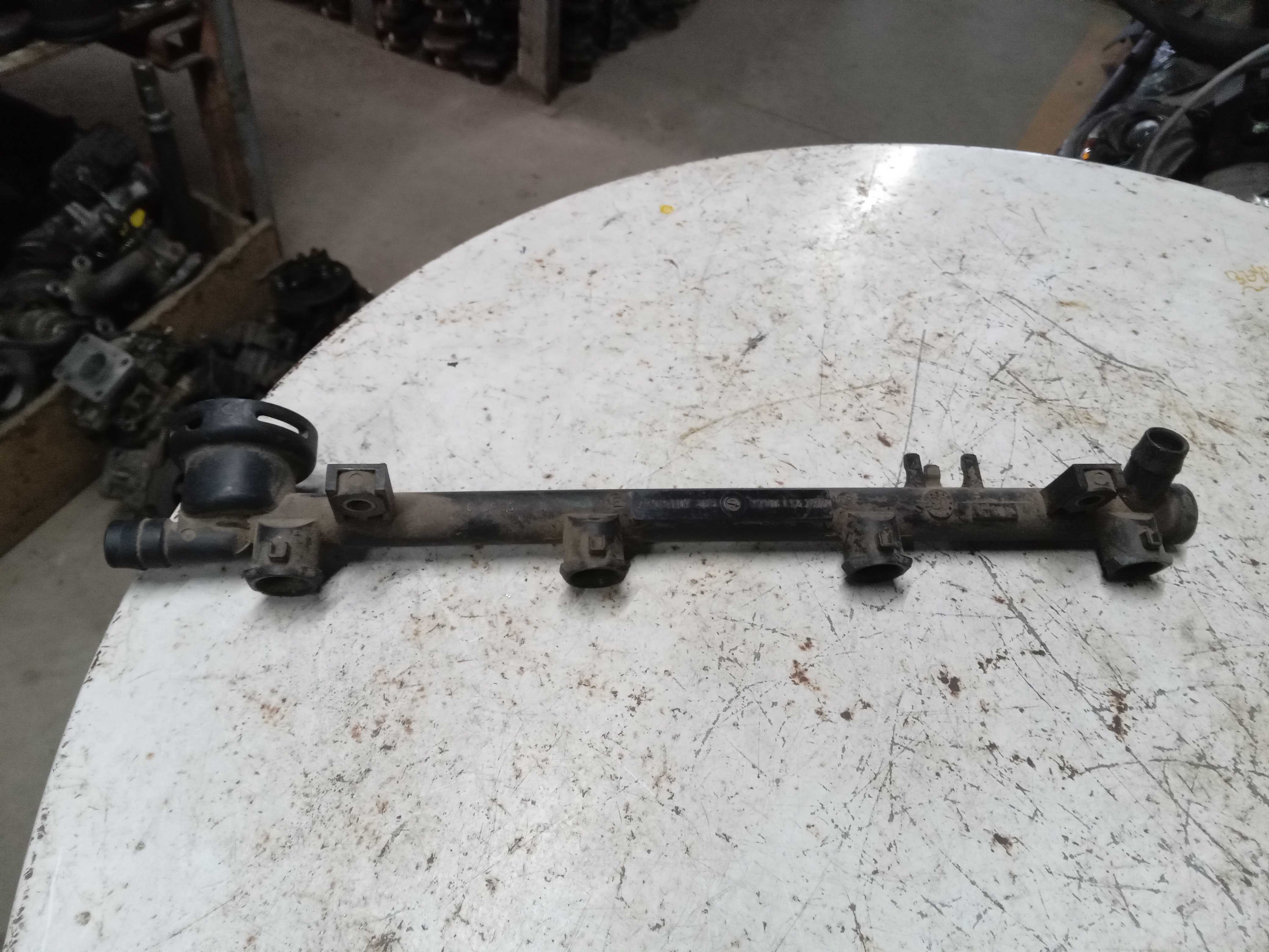 FLAUTA BICO INJETOR RENAULT LAGUNA OU RENAULT SCENIC 20 2