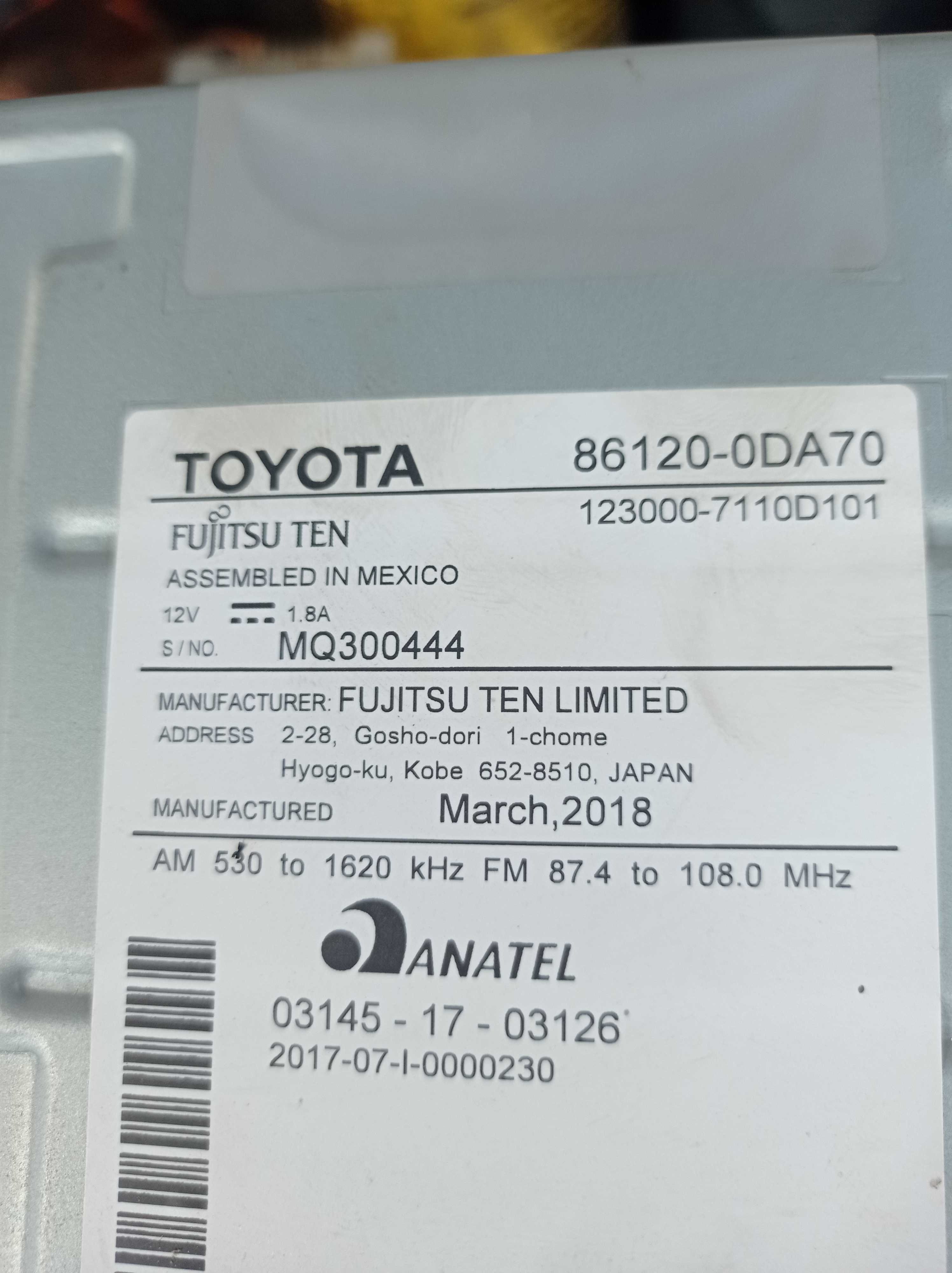 Multimidia com moldura central Yaris 2018
